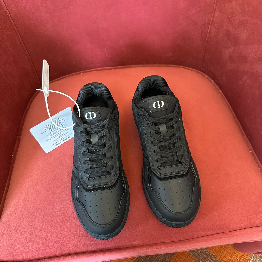 B27 Low-Top Sneaker Black Gravity