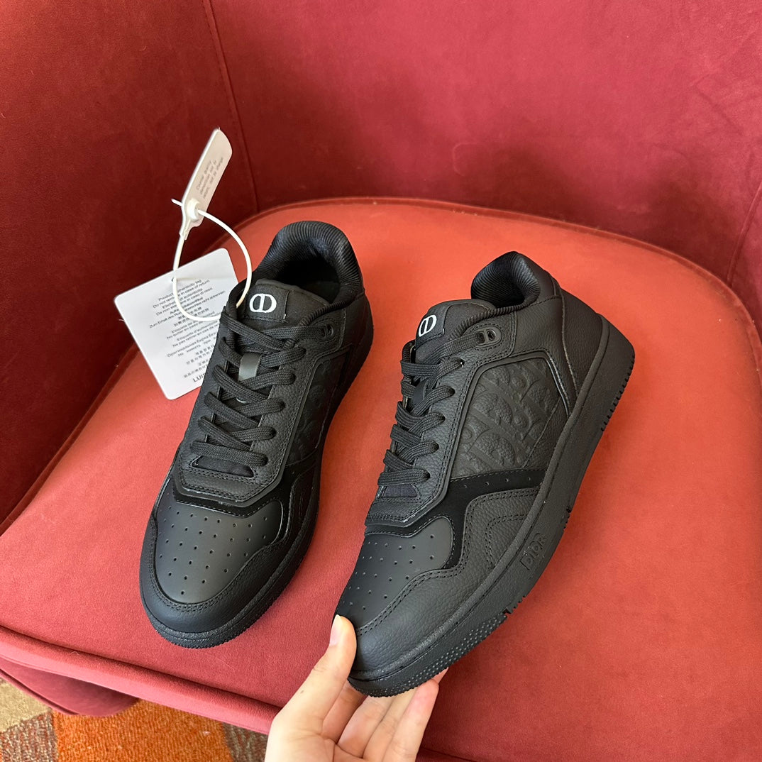 B27 Low-Top Sneaker Black Gravity