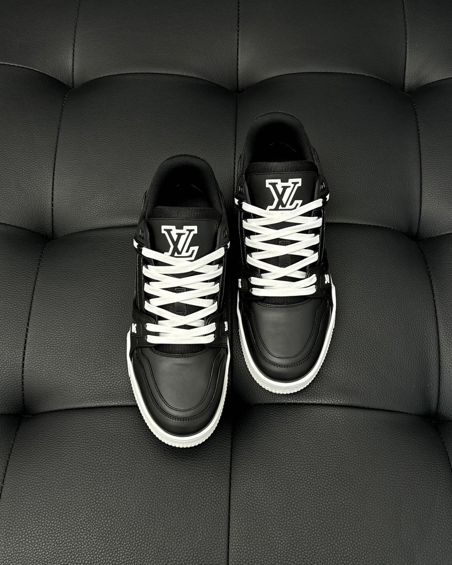 LV Trainer Sneaker 1AD9W7