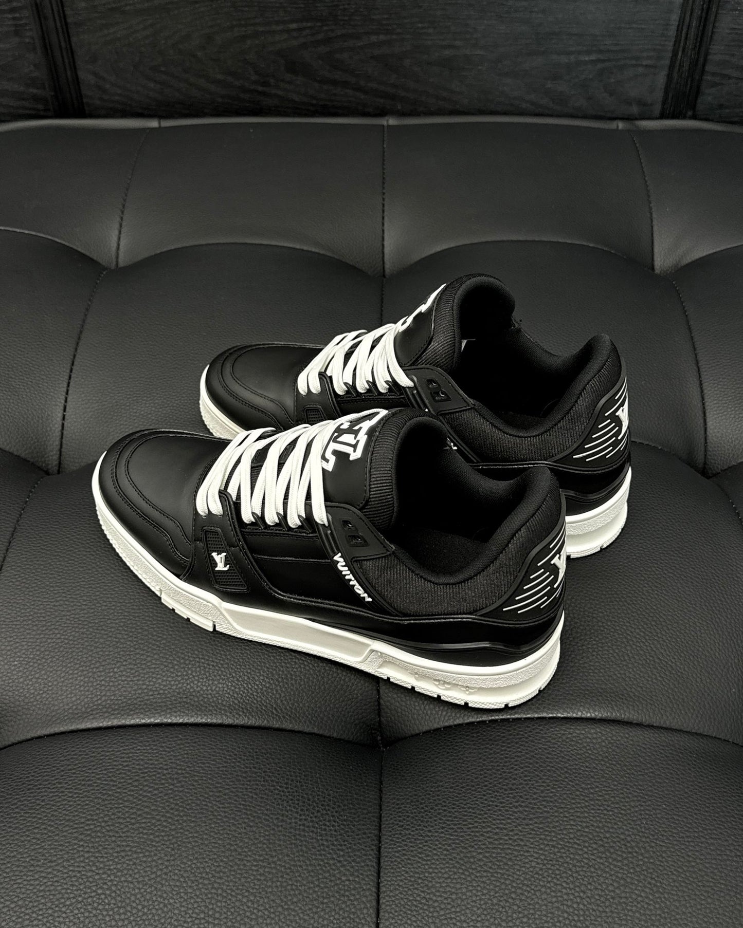 LV Trainer Sneaker 1AD9W7