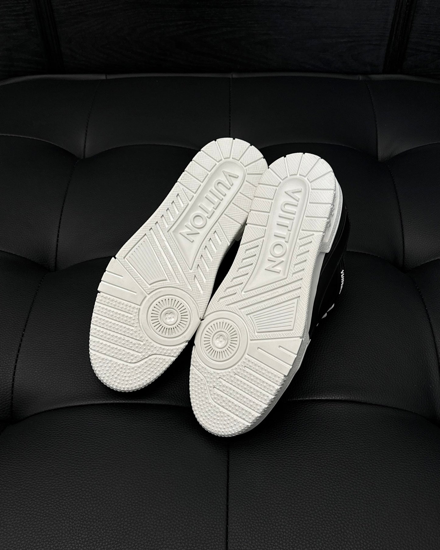 LV Trainer Sneaker 1AD9W7