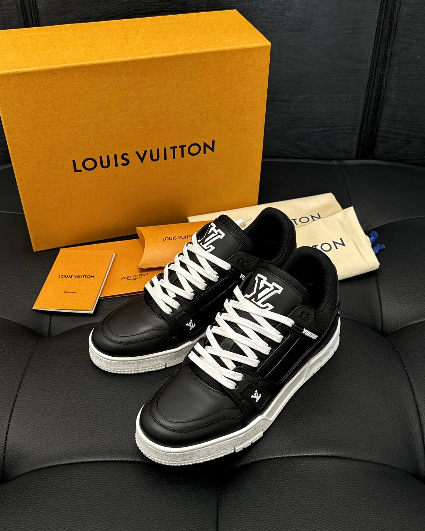 LV Trainer Sneaker 1AD9W7