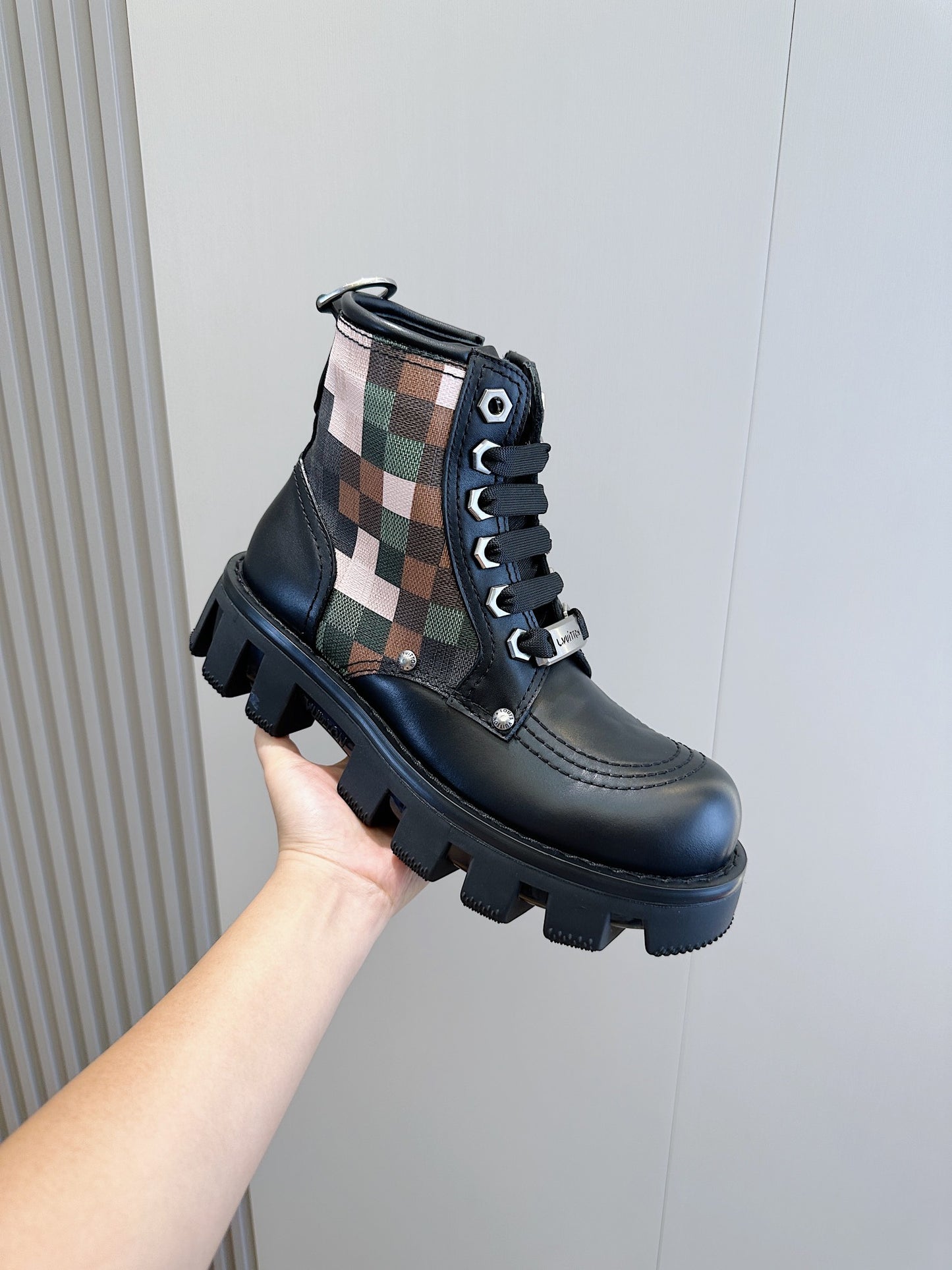LV Checker Combat Boot 1ACNF2