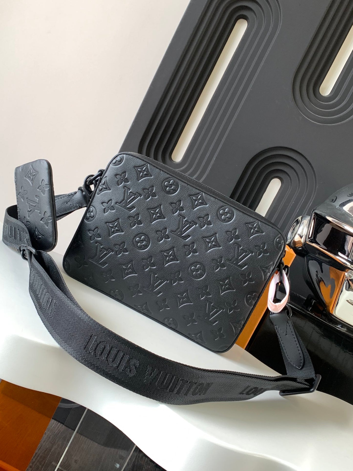 LV Trio Messenger M46602