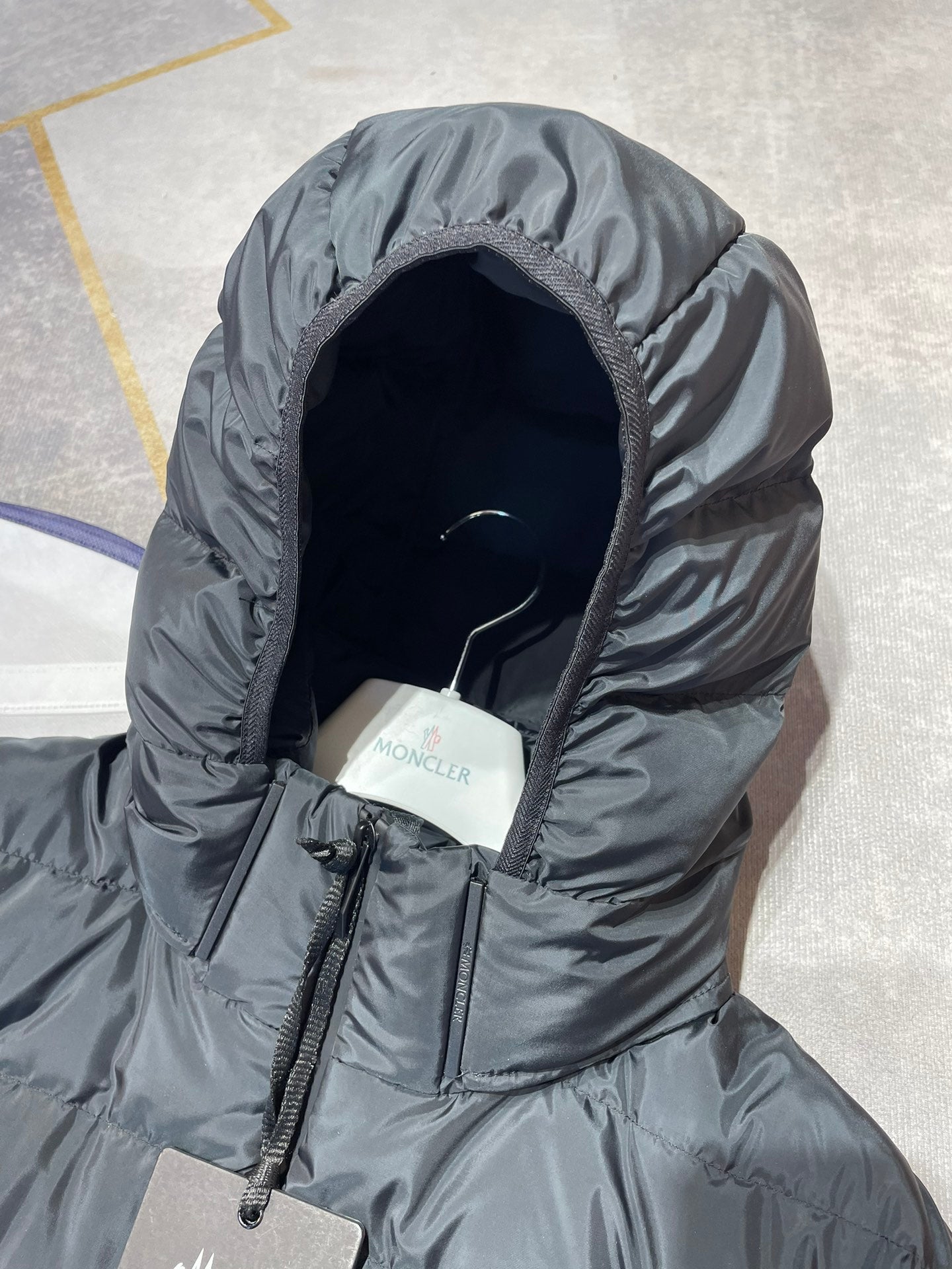 Moncler Jeluz Hooded Short Down Jacket