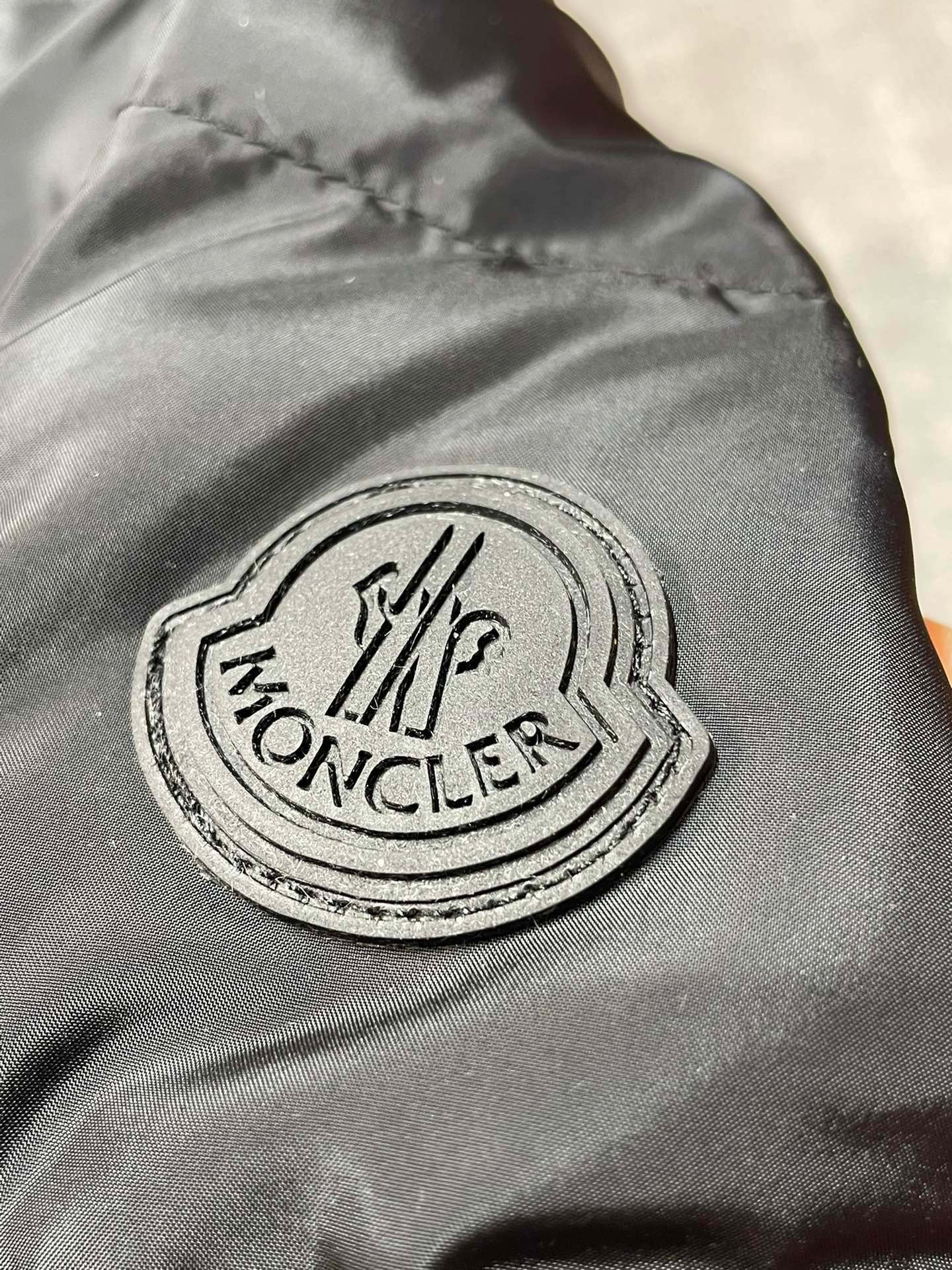 Moncler Jeluz Hooded Short Down Jacket