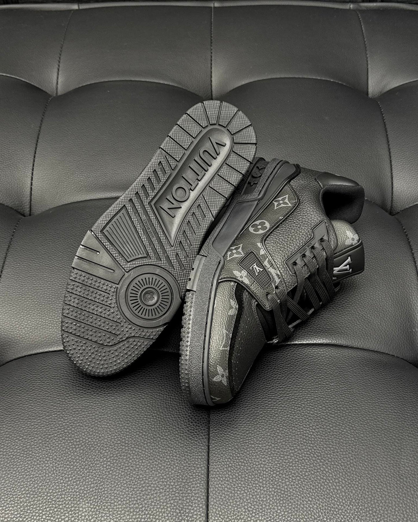 LV Trainer Sneaker 1ADH4C