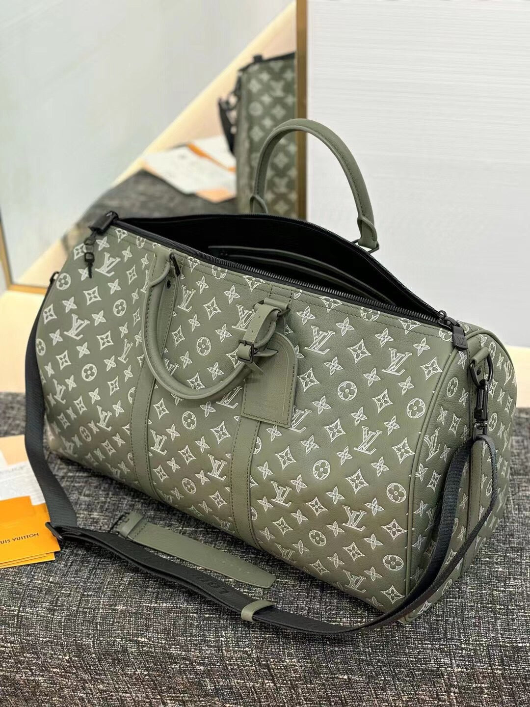 LV Keepall Bandoulière 50 M12504