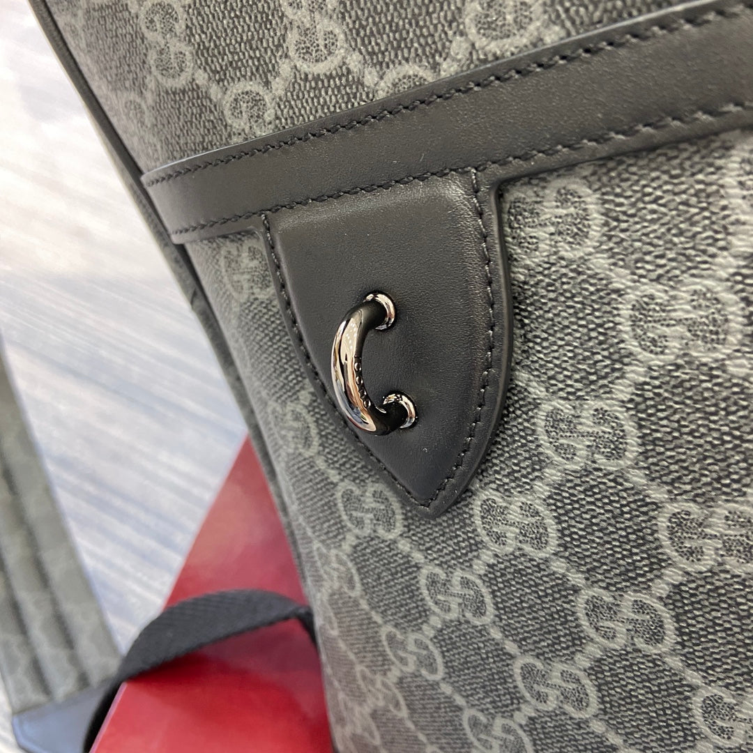 GG Emblem medium backpack