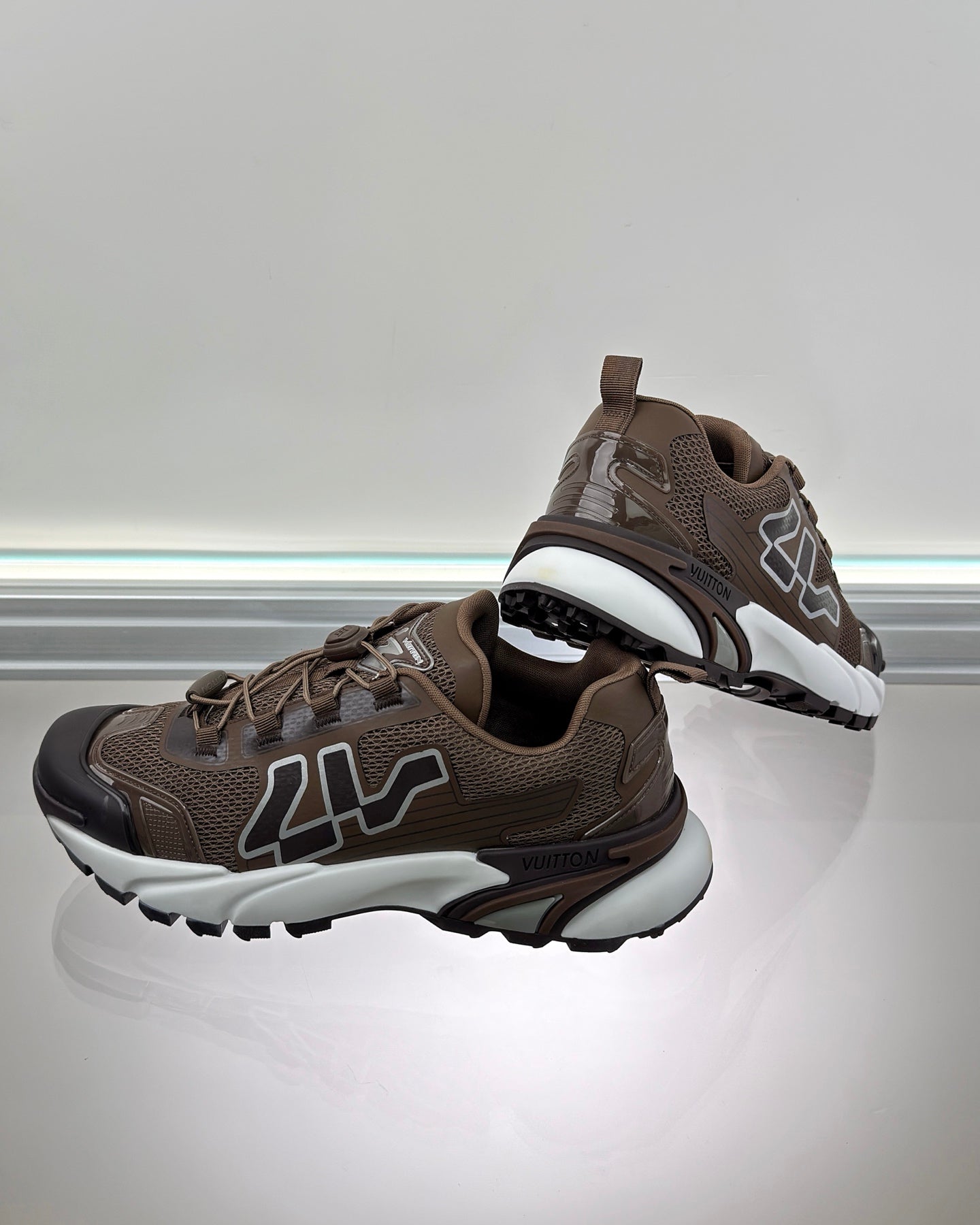 LV Runner Tatic Sneaker 1AHA80