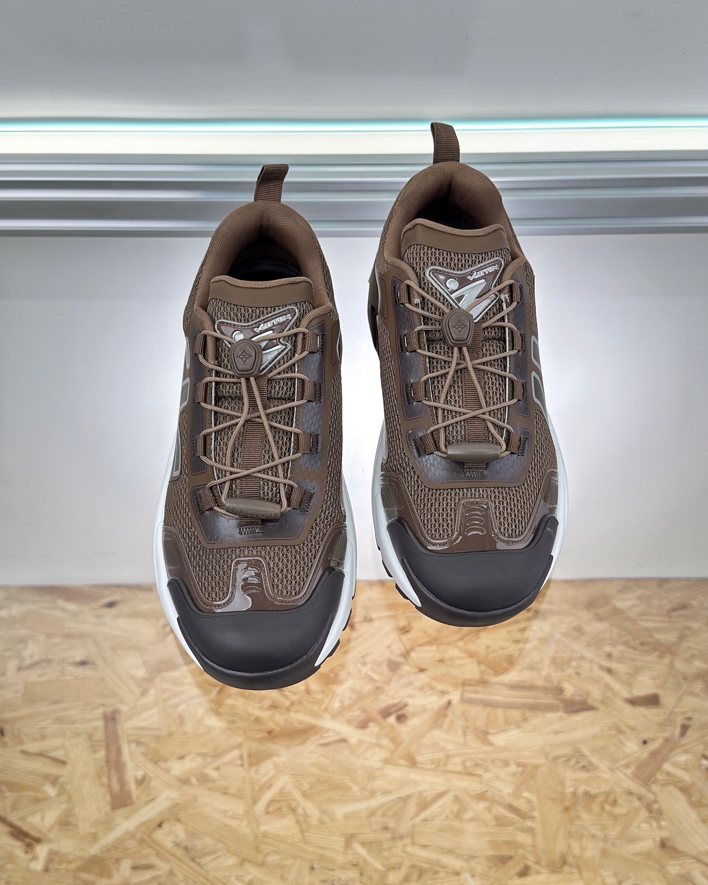 LV Runner Tatic Sneaker 1AHA80