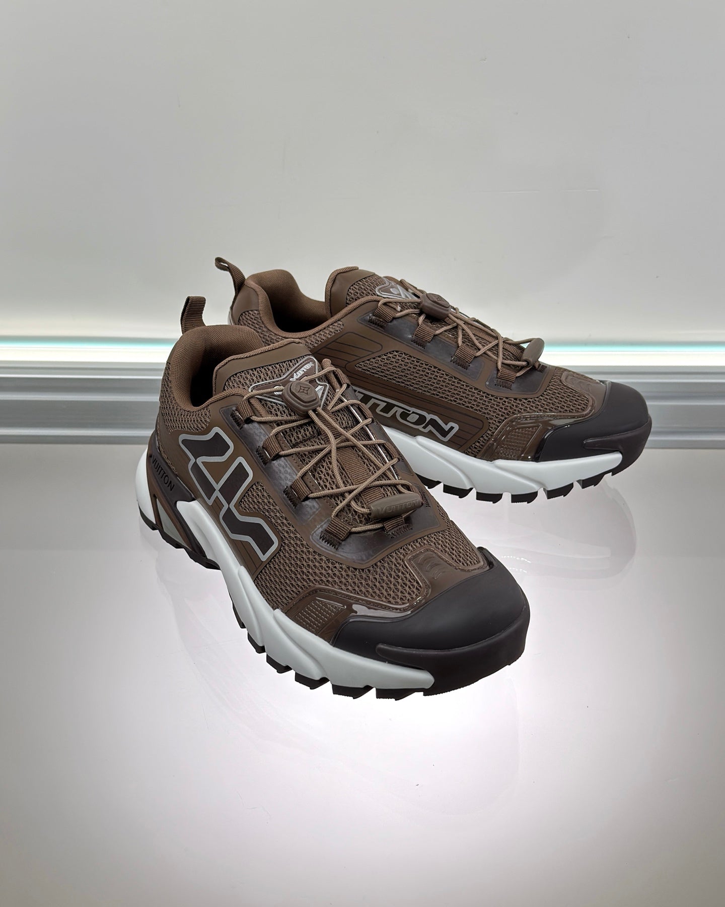 LV Runner Tatic Sneaker 1AHA80