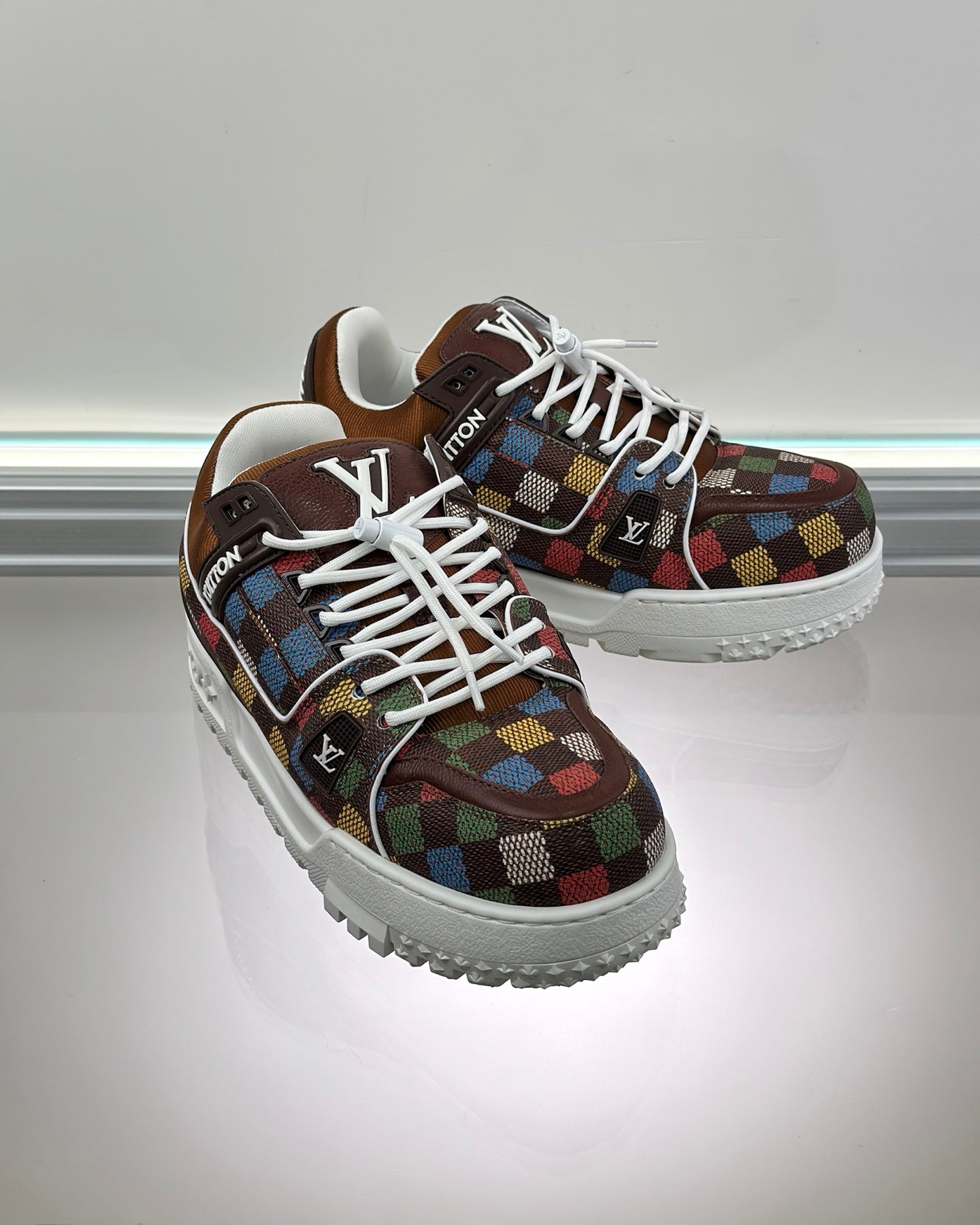 LV Trainer Maxi Sneaker 1AHAIX