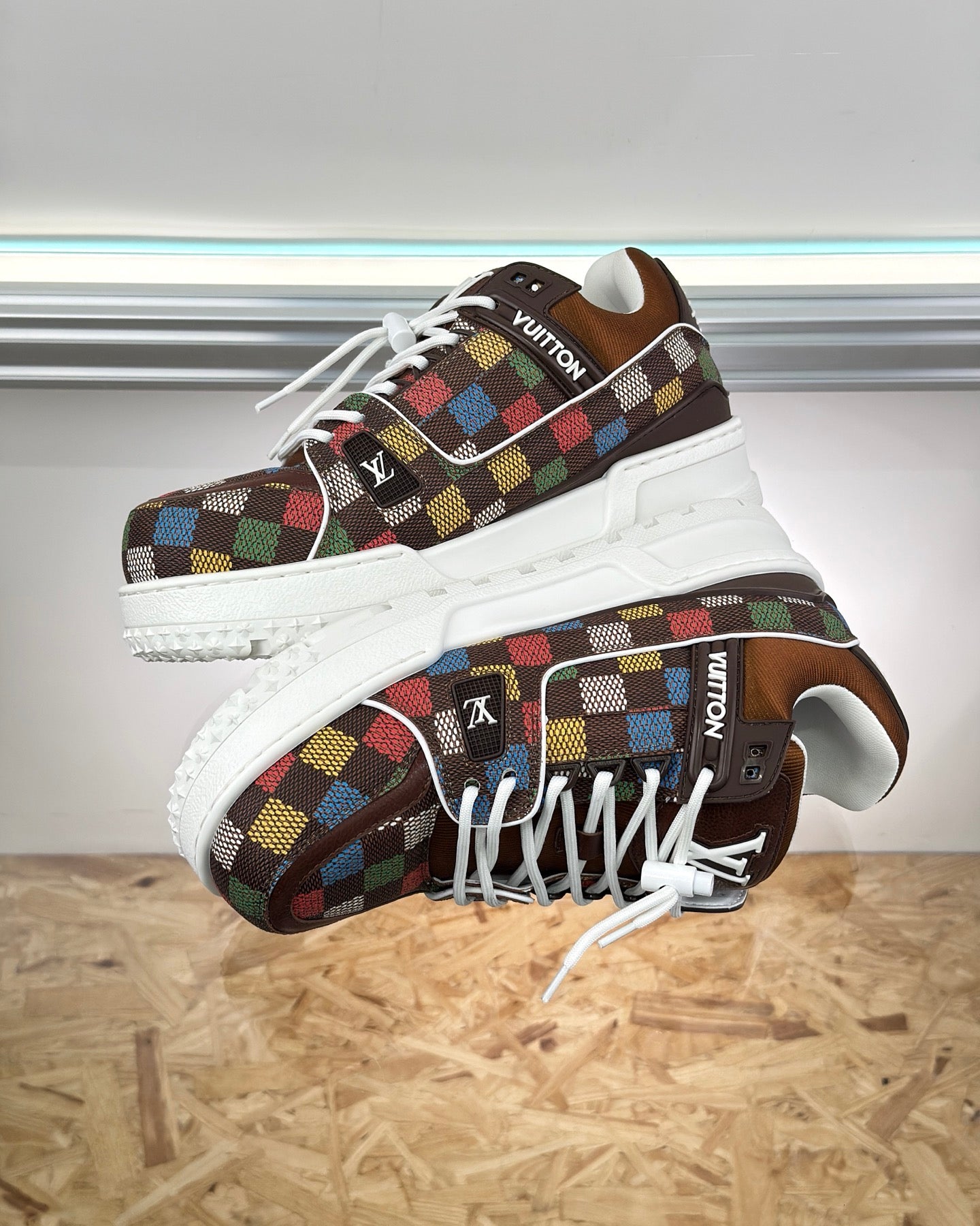 LV Trainer Maxi Sneaker 1AHAIX