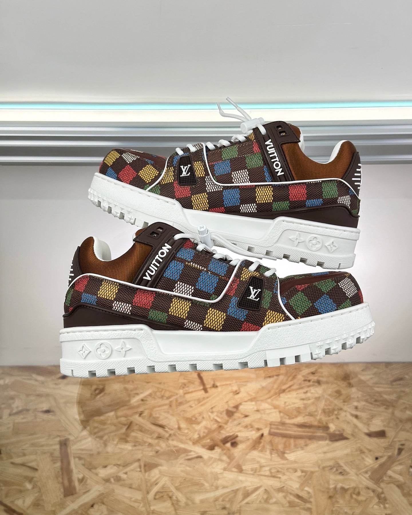 LV Trainer Maxi Sneaker 1AHAIX