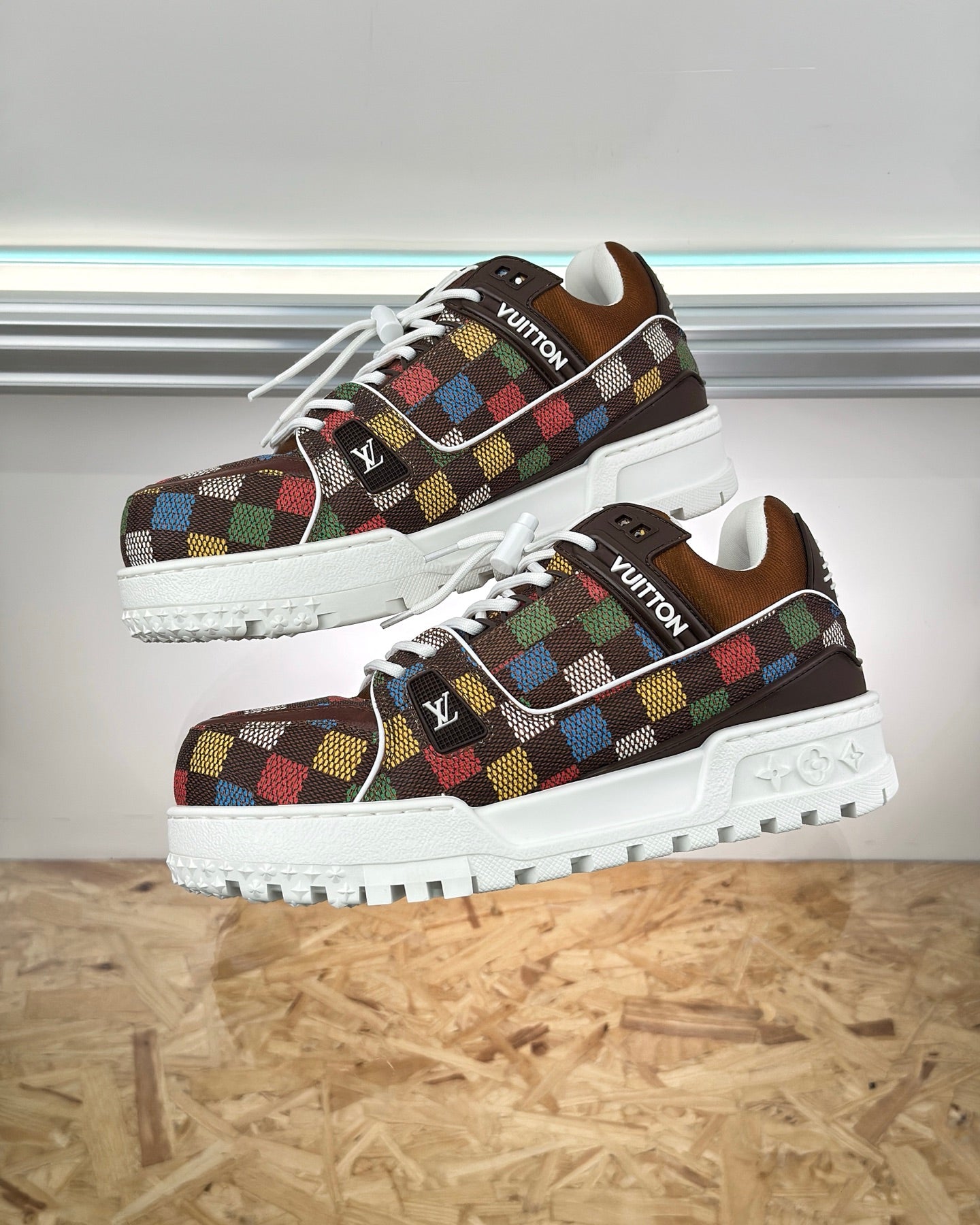 LV Trainer Maxi Sneaker 1AHAIX