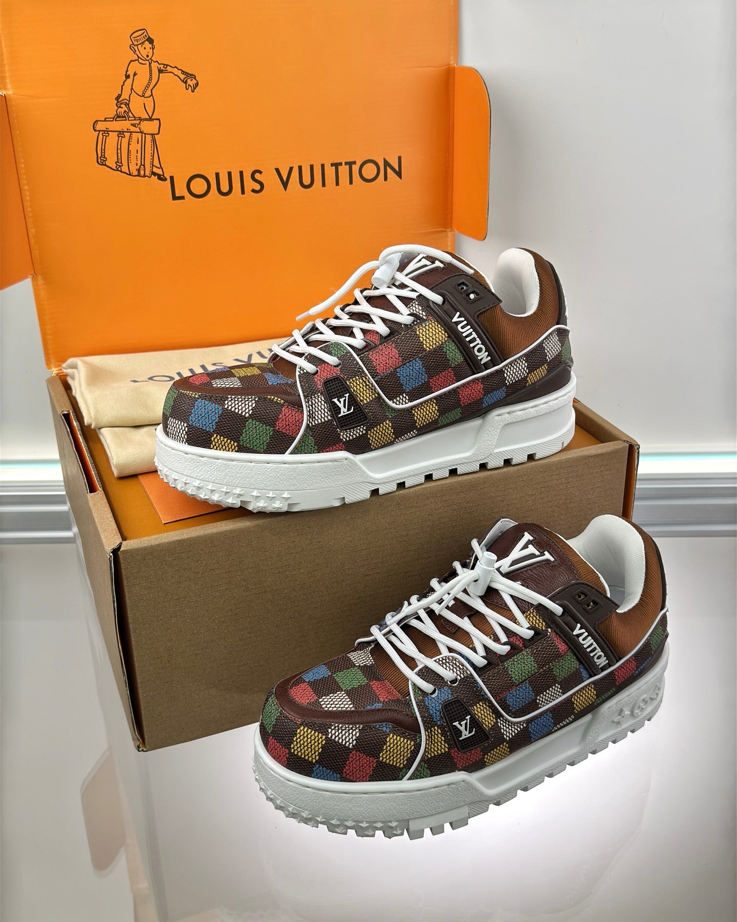 LV Trainer Maxi Sneaker 1AHAIX