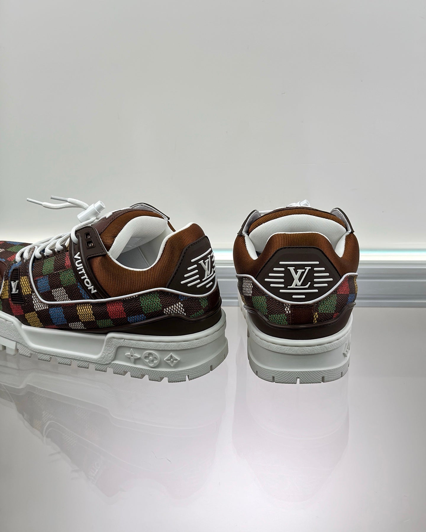 LV Trainer Maxi Sneaker 1AHAIX