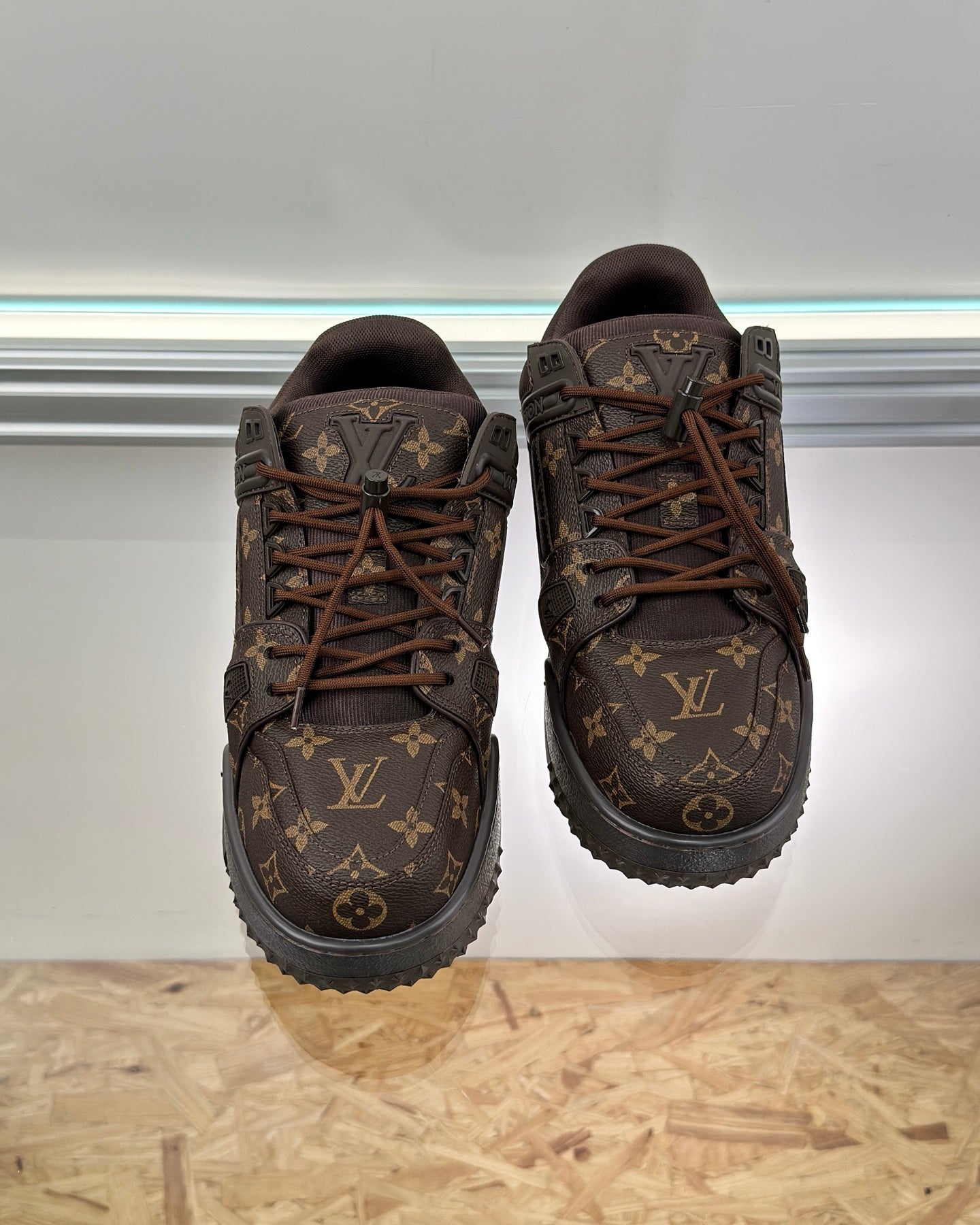 LV Trainer Maxi Sneaker 1AD7J8