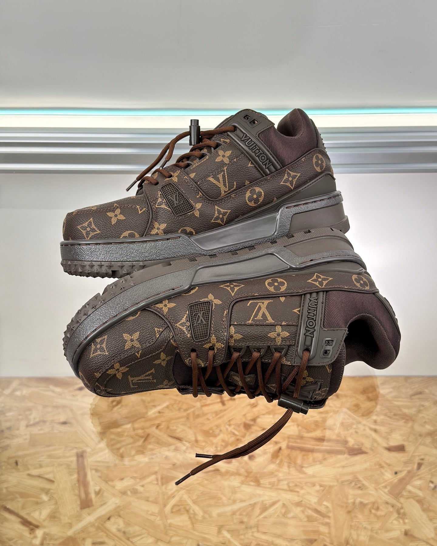 LV Trainer Maxi Sneaker 1AD7J8