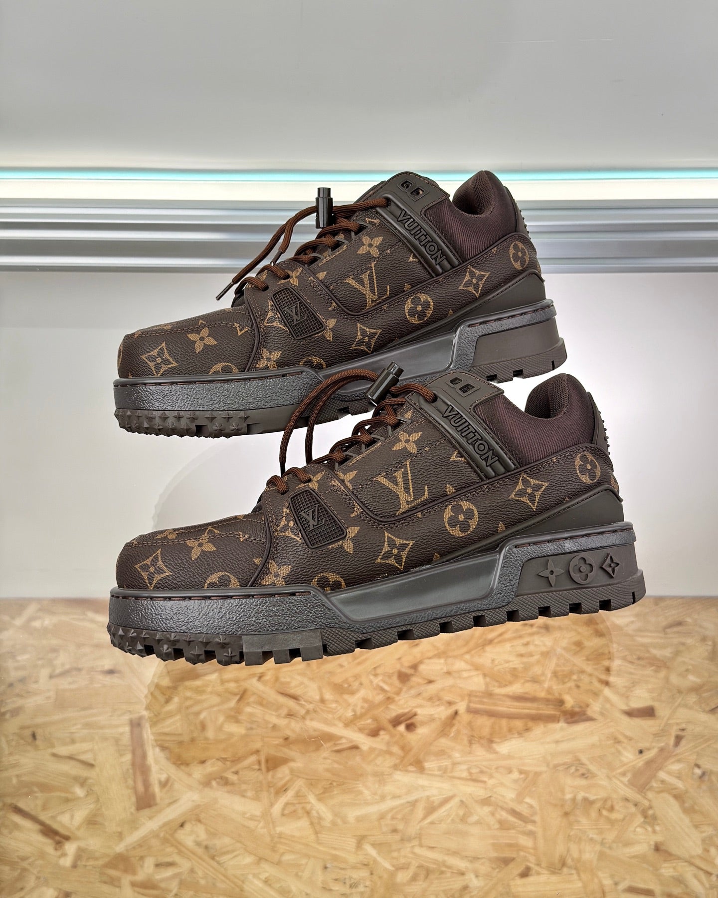 LV Trainer Maxi Sneaker 1AD7J8