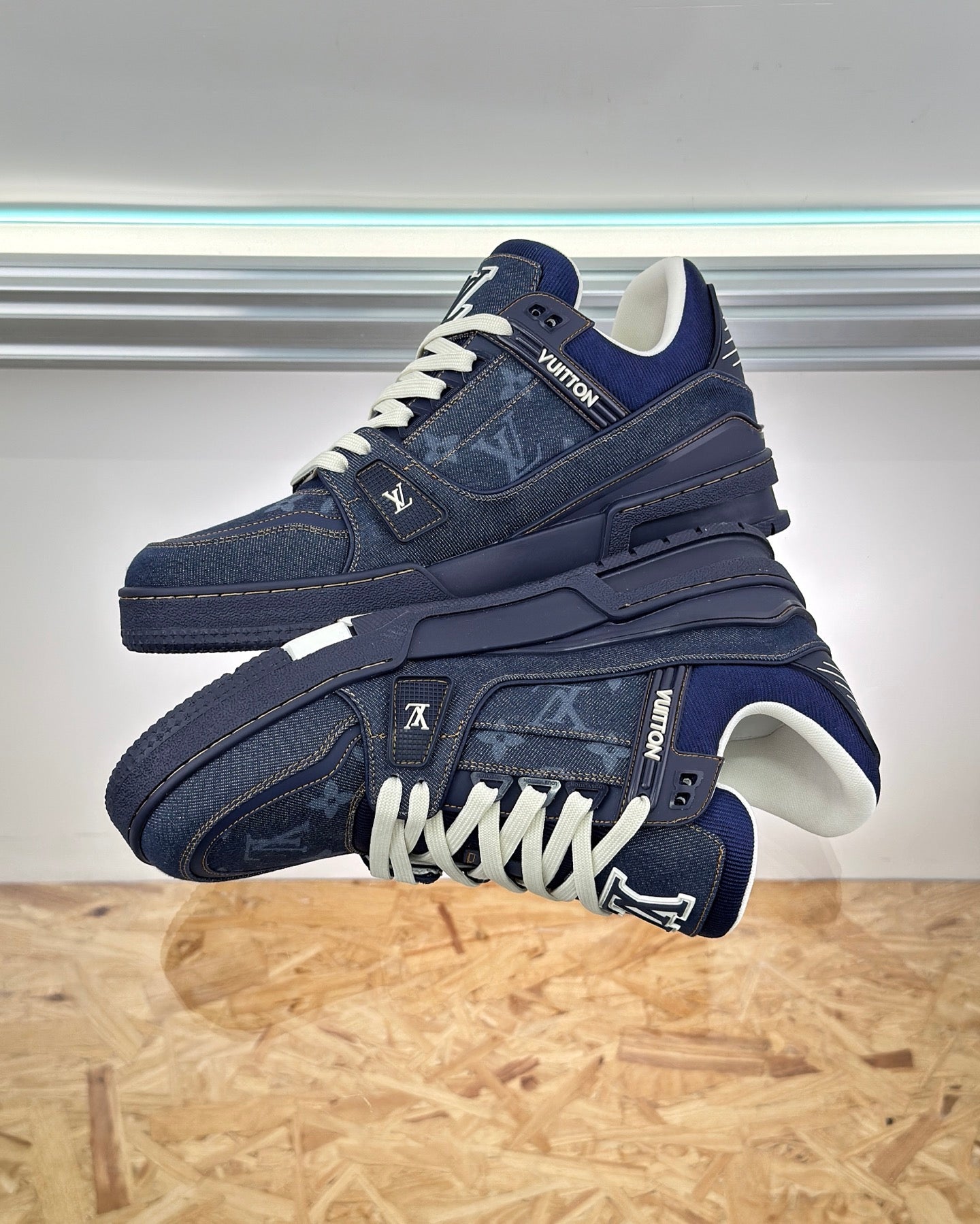 LV Trainer sneakers 1AHT49