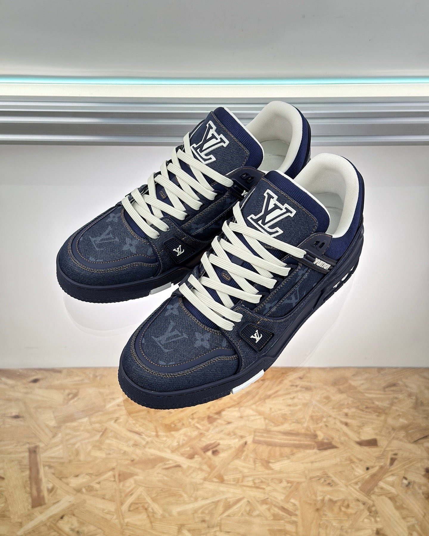 LV Trainer sneakers 1AHT49
