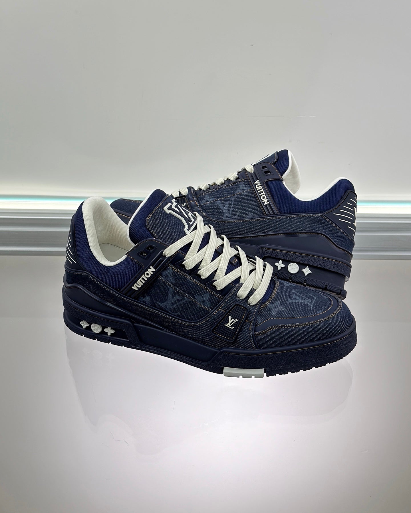 LV Trainer sneakers 1AHT49