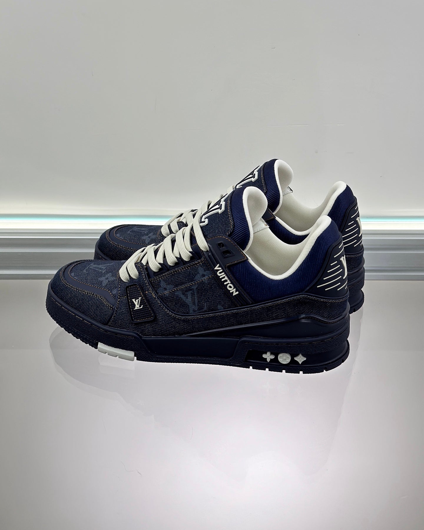 LV Trainer sneakers 1AHT49