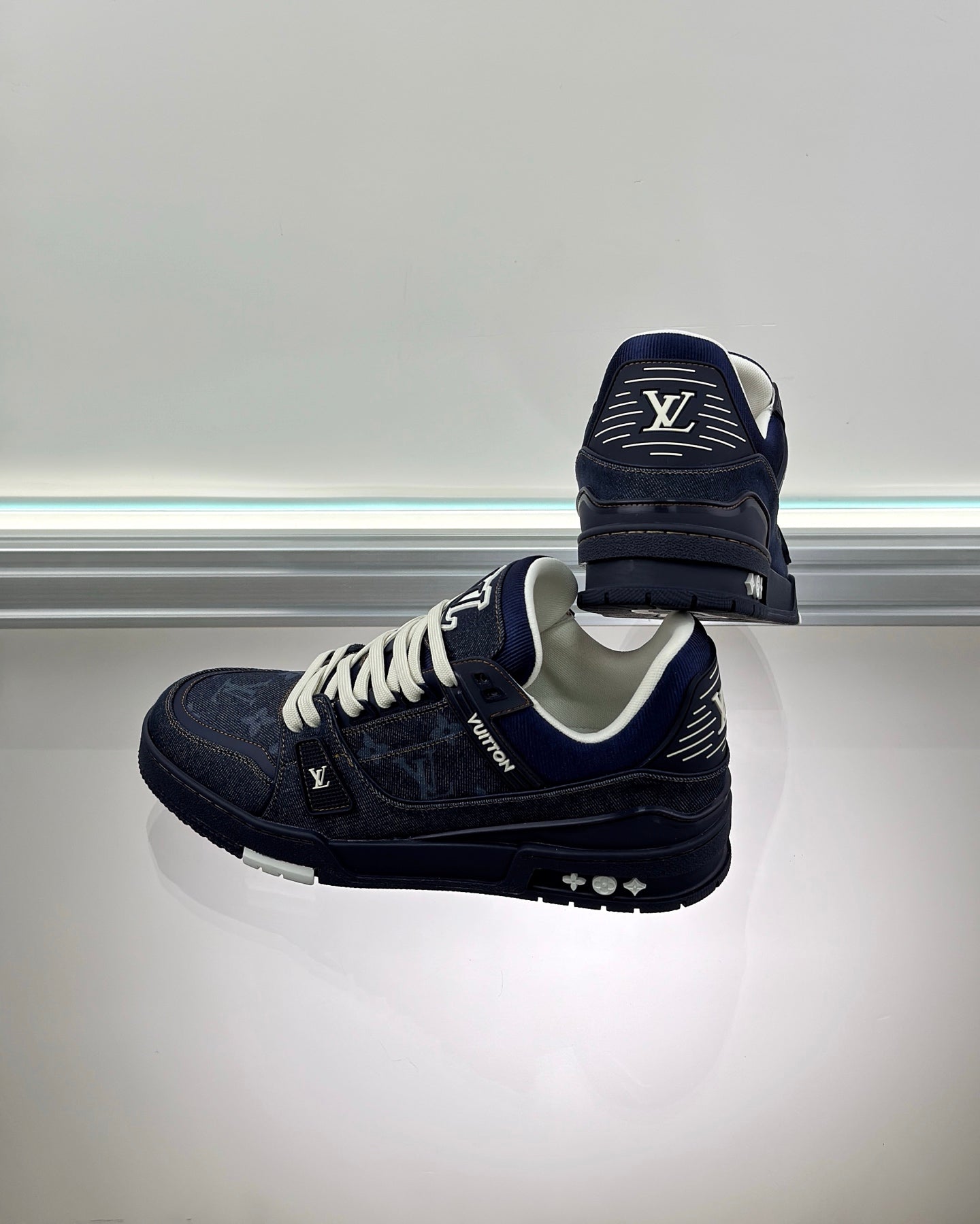 LV Trainer sneakers 1AHT49