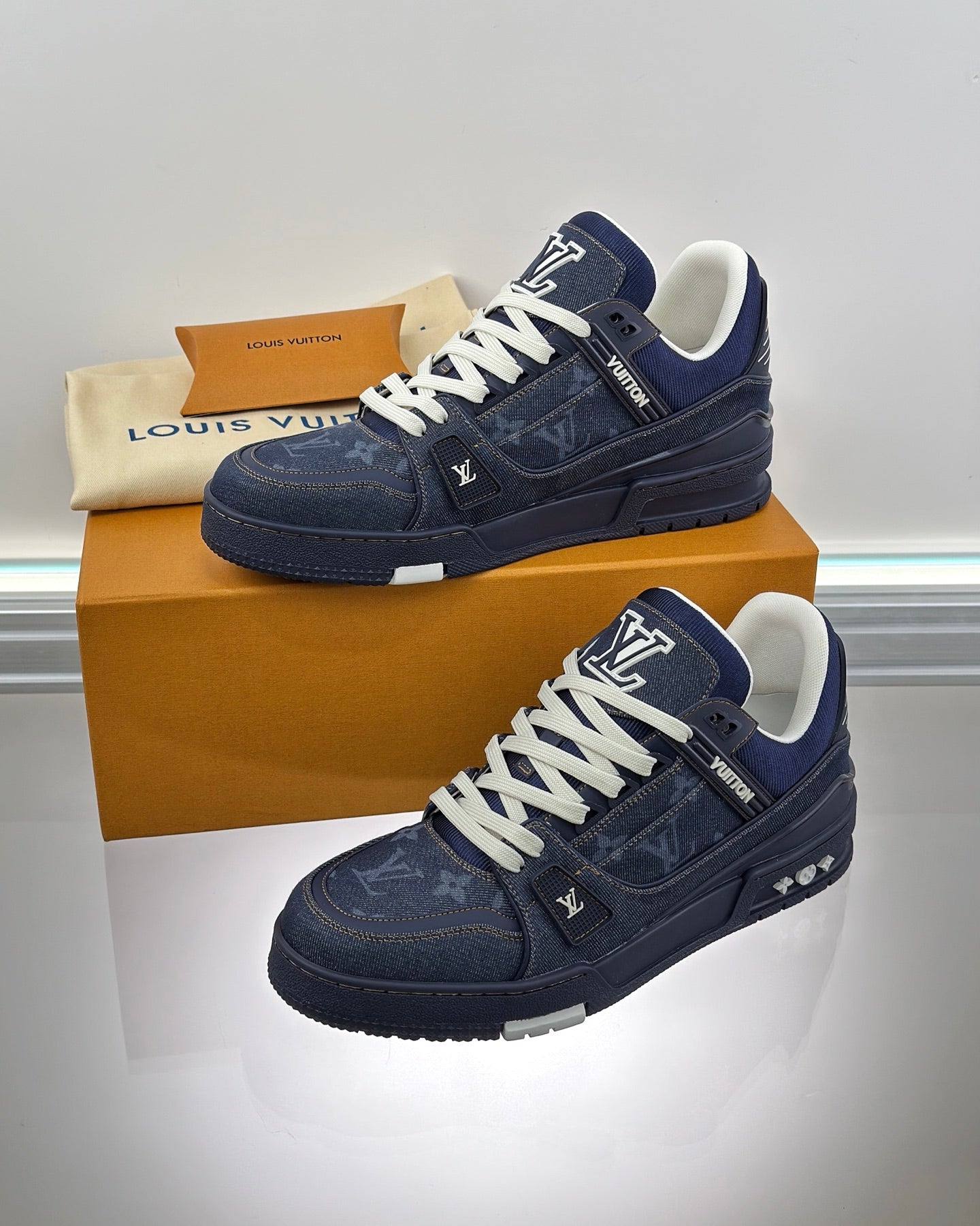 LV Trainer sneakers 1AHT49