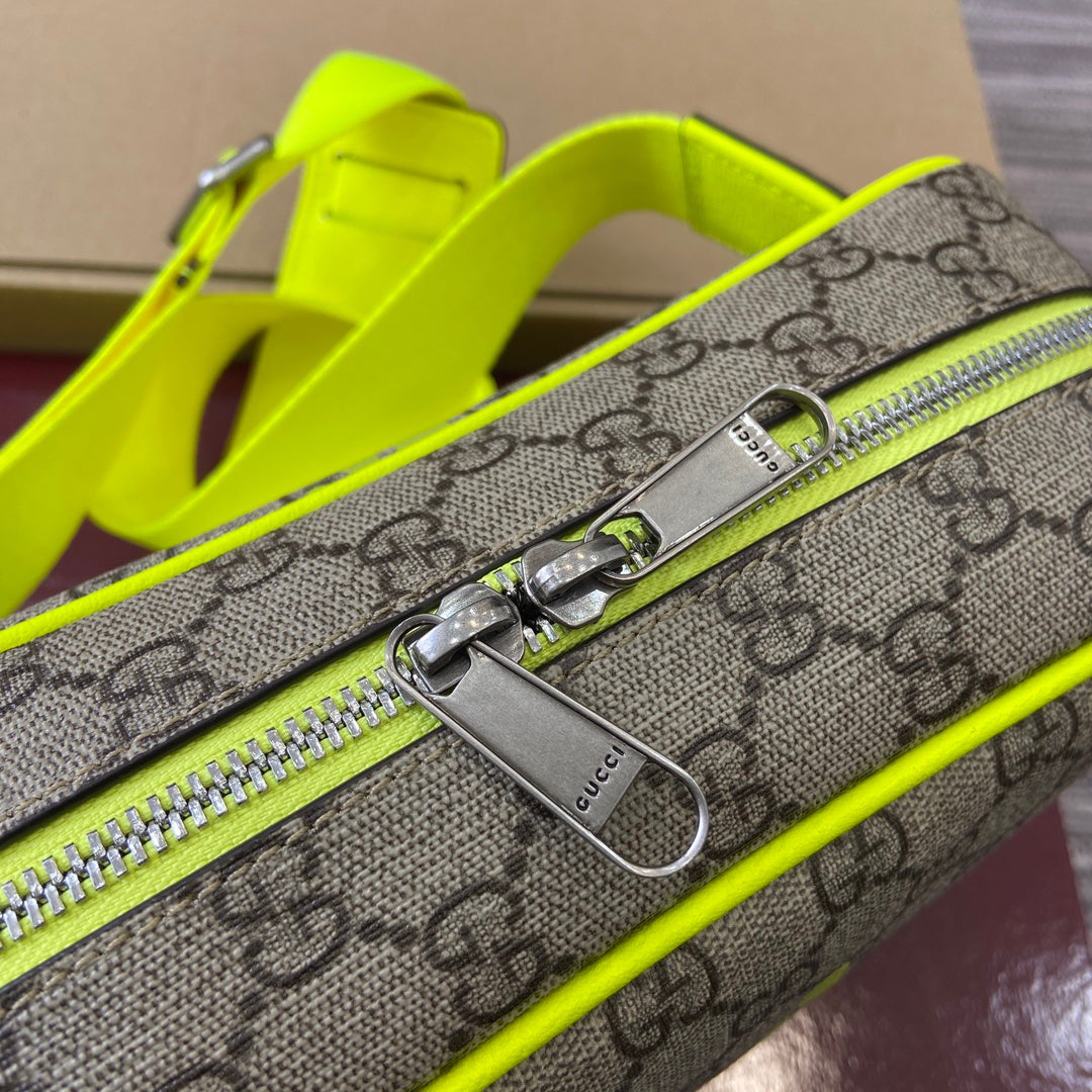 GG Medium crossbody bag with print