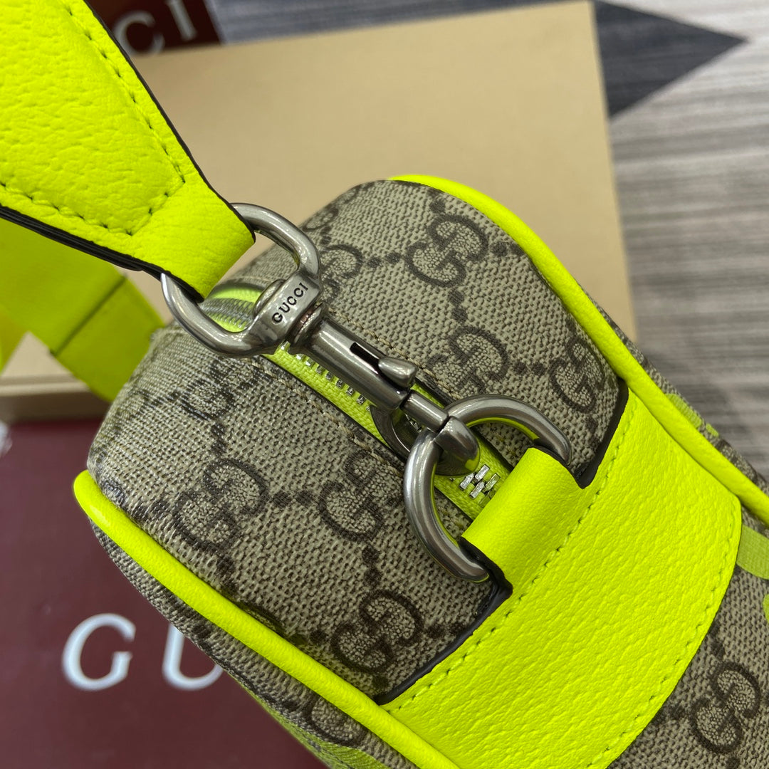GG Medium crossbody bag with print