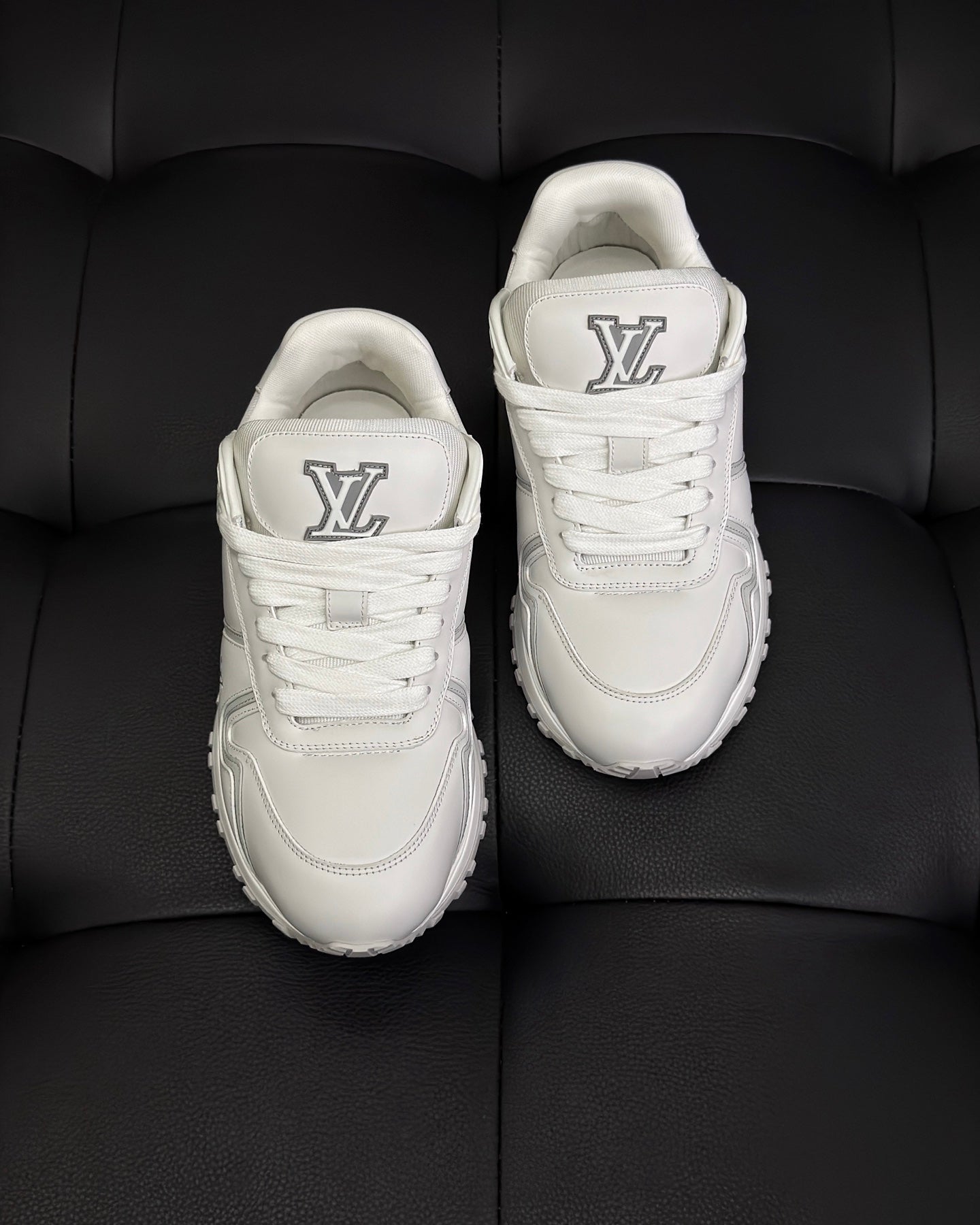 LV Run Away Maxi Sneaker 1AHSRL