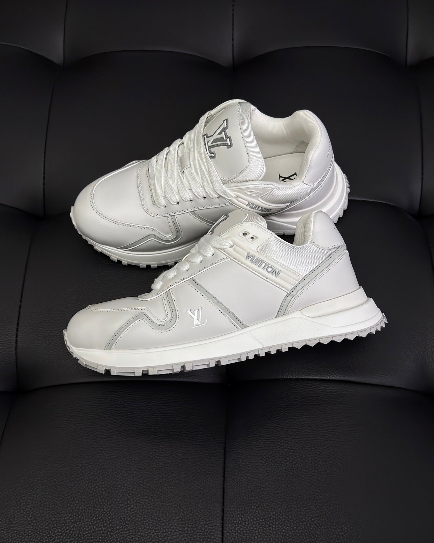 LV Run Away Maxi Sneaker 1AHSRL