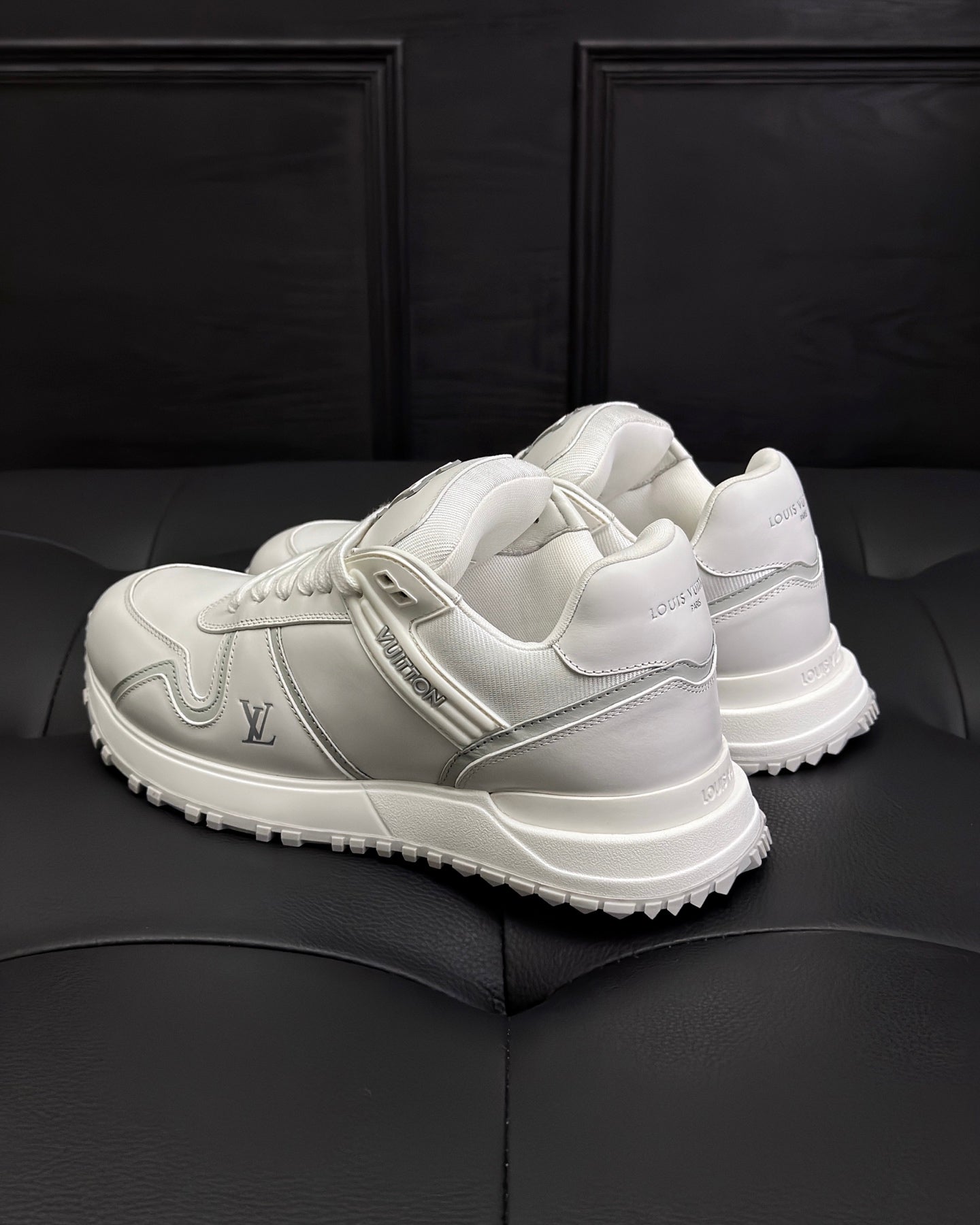 LV Run Away Maxi Sneaker 1AHSRL