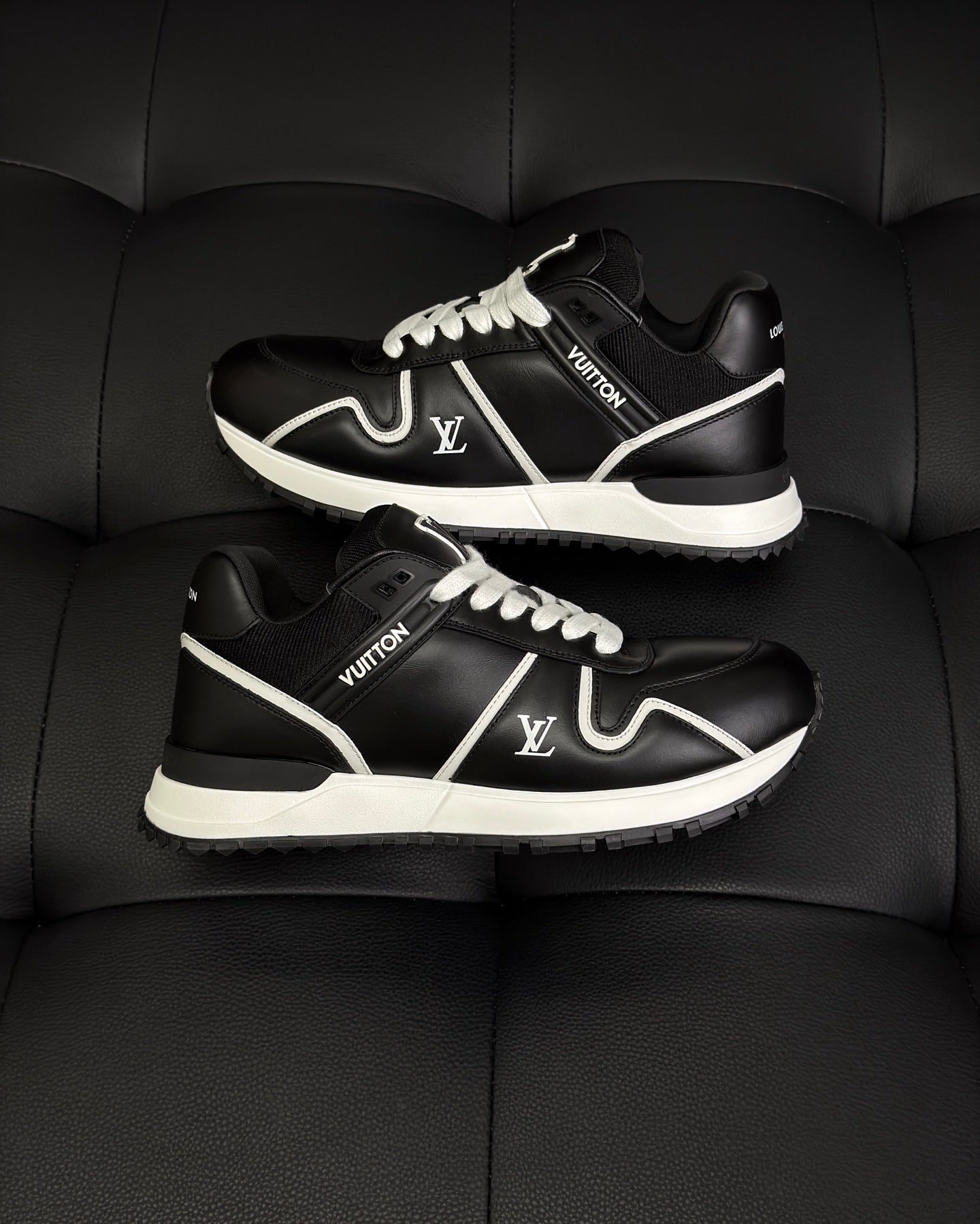 LV Run Away Maxi Sneaker 1AHSS0
