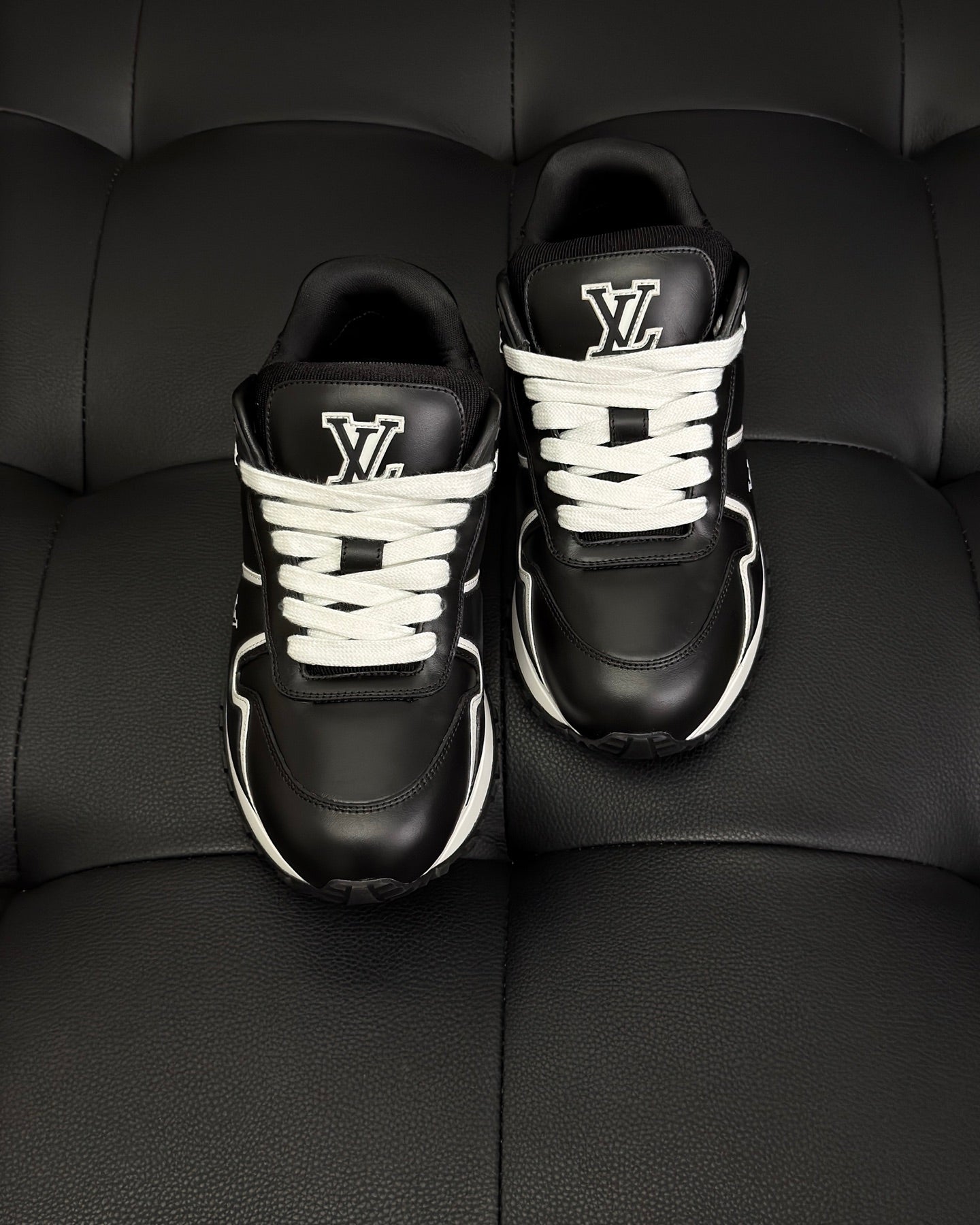 LV Run Away Maxi Sneaker 1AHSS0
