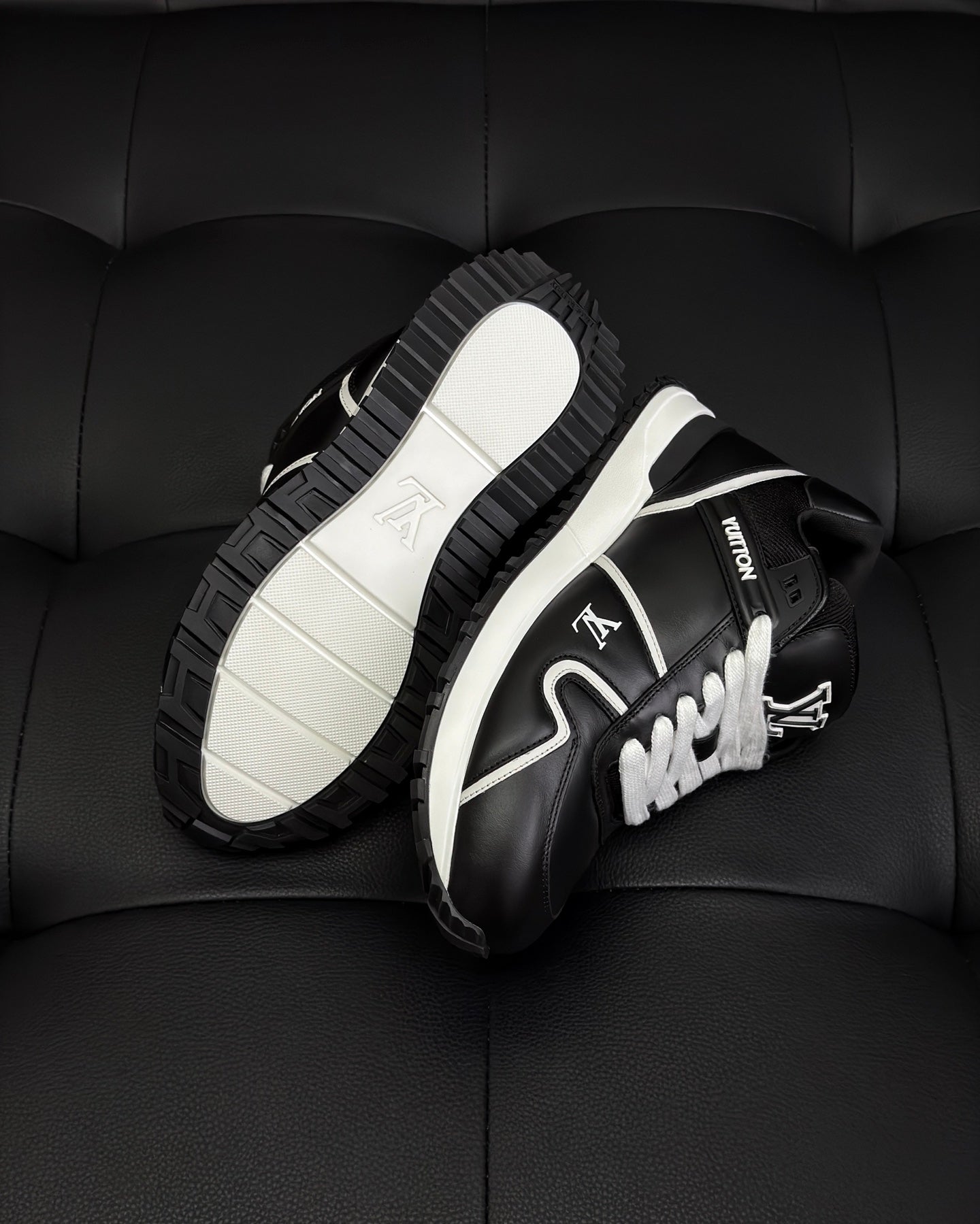 LV Run Away Maxi Sneaker 1AHSS0