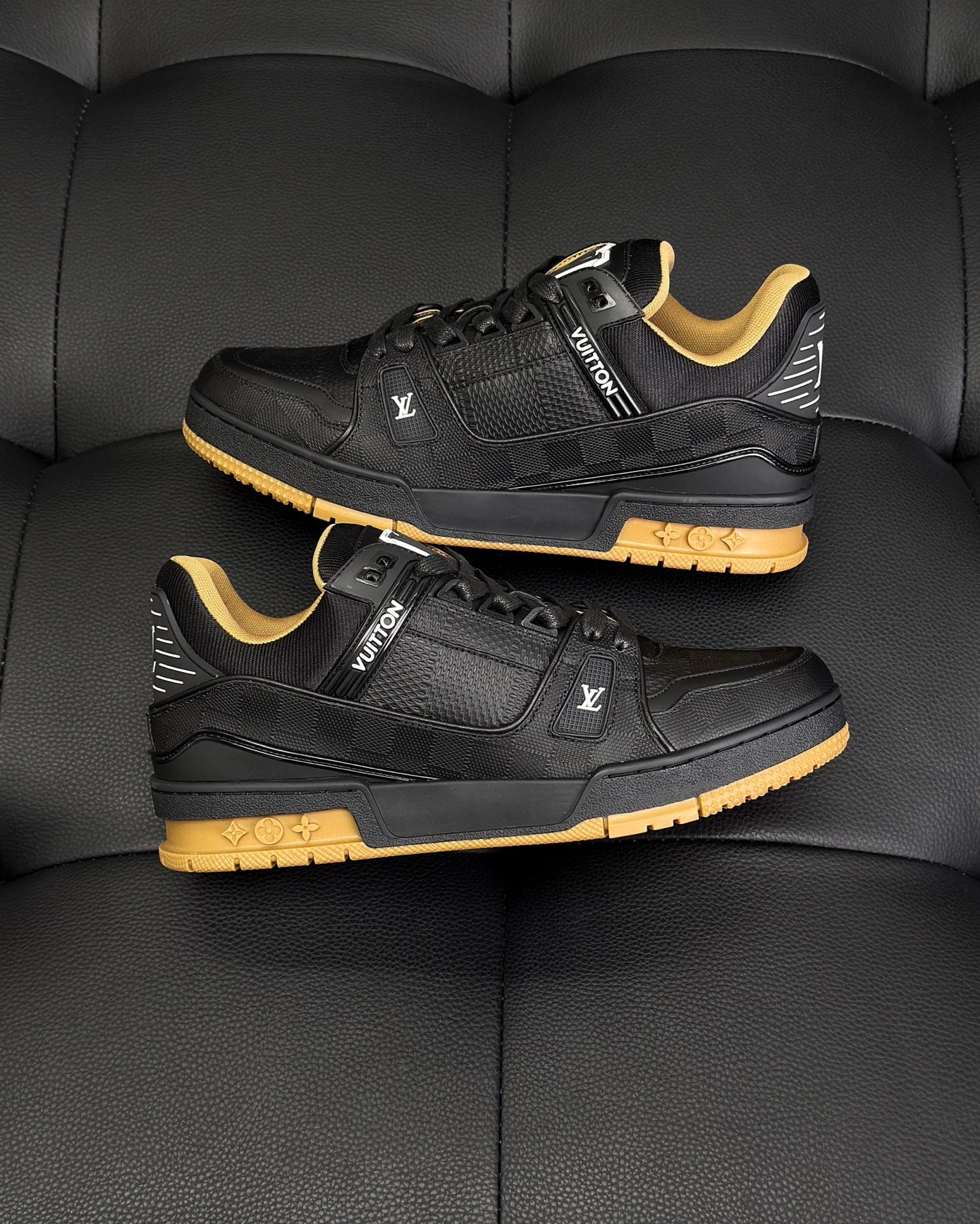 LV Trainer Sneaker 1AHTT3