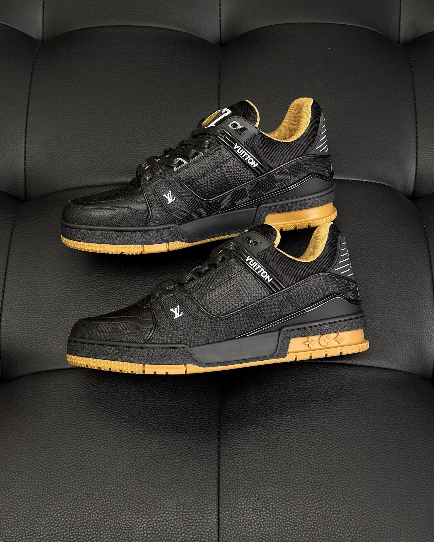 LV Trainer Sneaker 1AHTT3