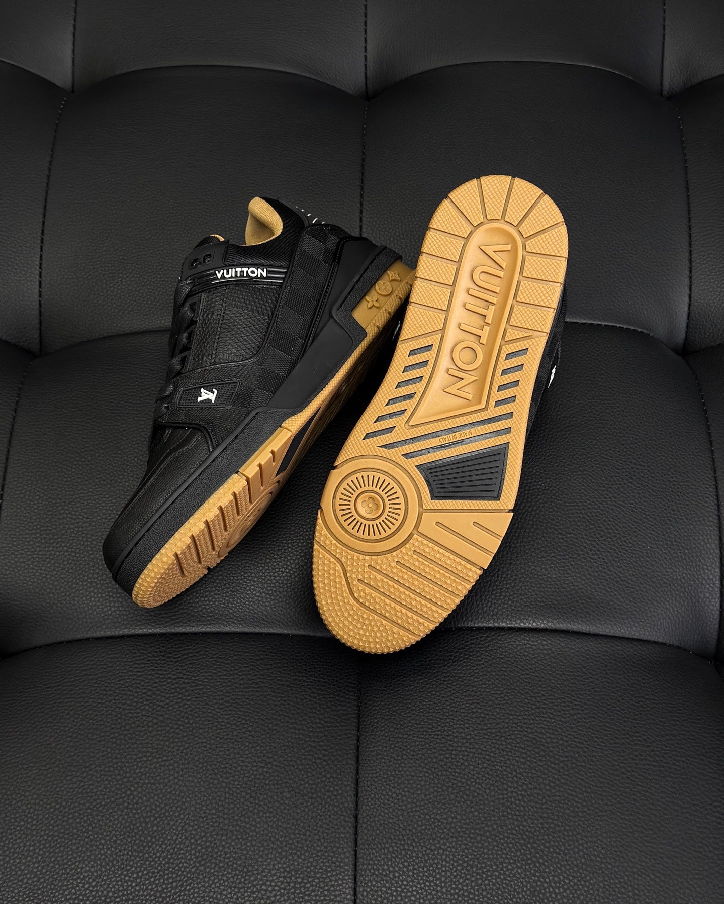 LV Trainer Sneaker 1AHTT3
