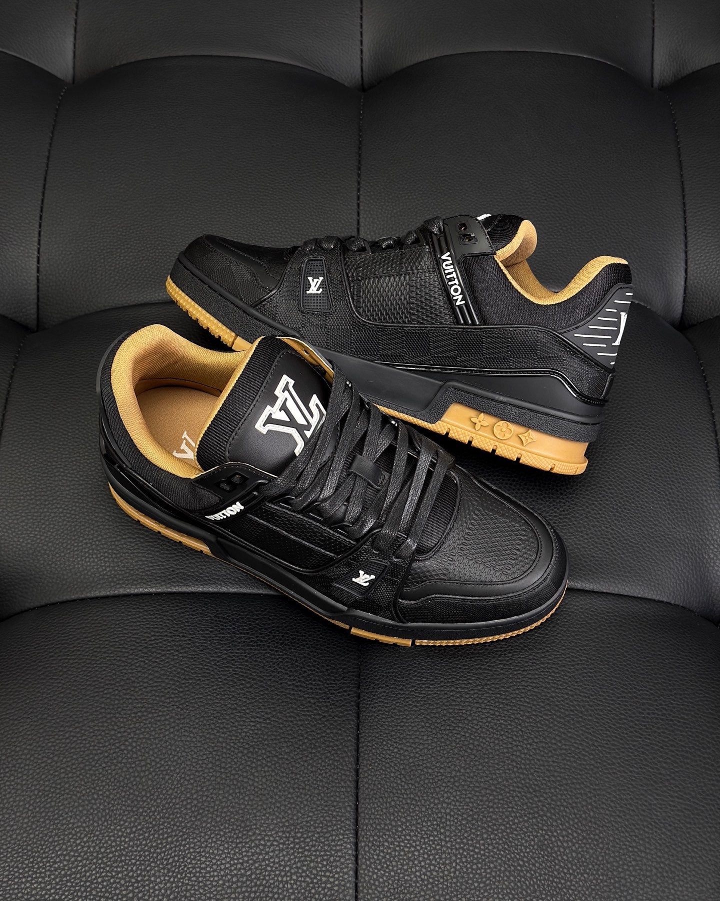 LV Trainer Sneaker 1AHTT3