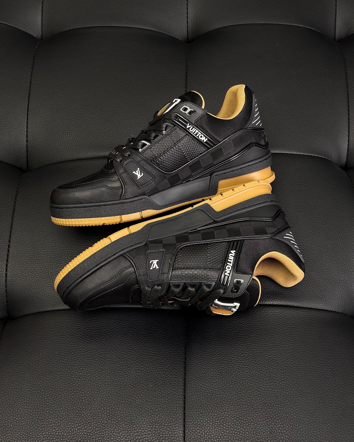 LV Trainer Sneaker 1AHTT3