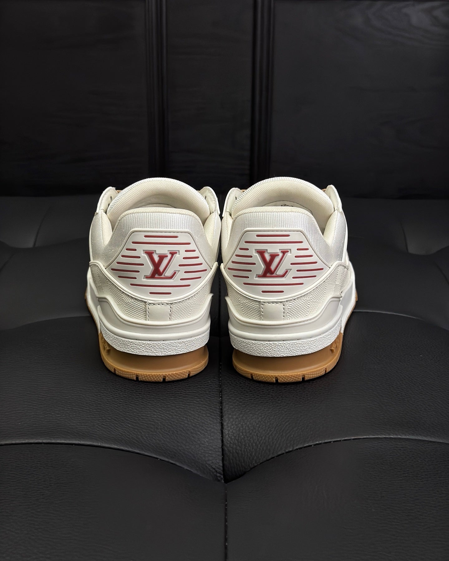 LV Trainer Sneaker 1AHTSK