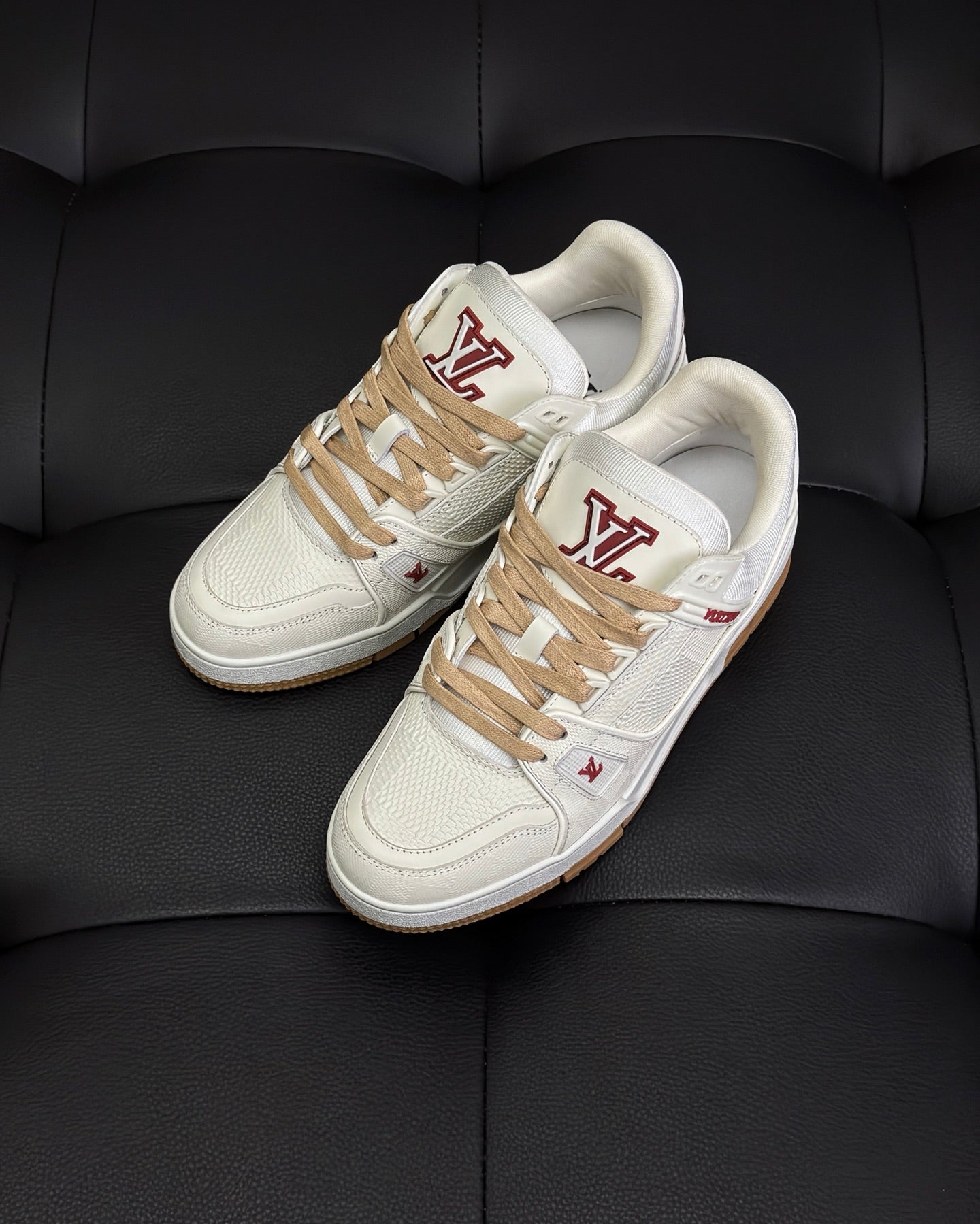 LV Trainer Sneaker 1AHTSK