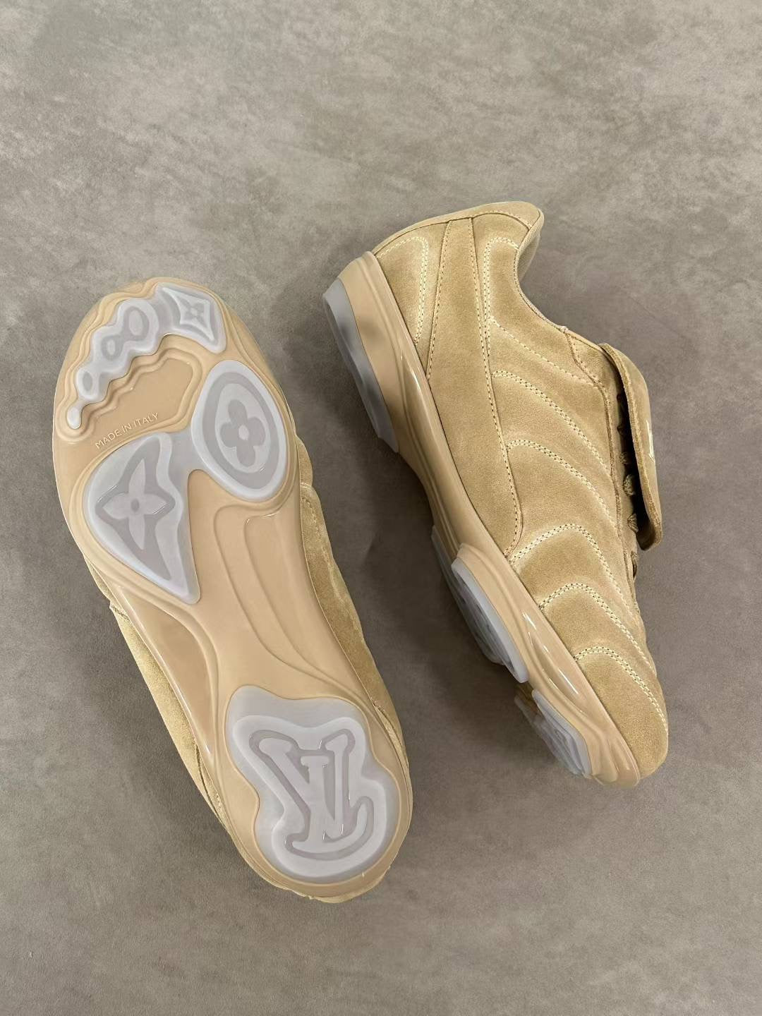 LV Footprint Soccer 1AHTXA