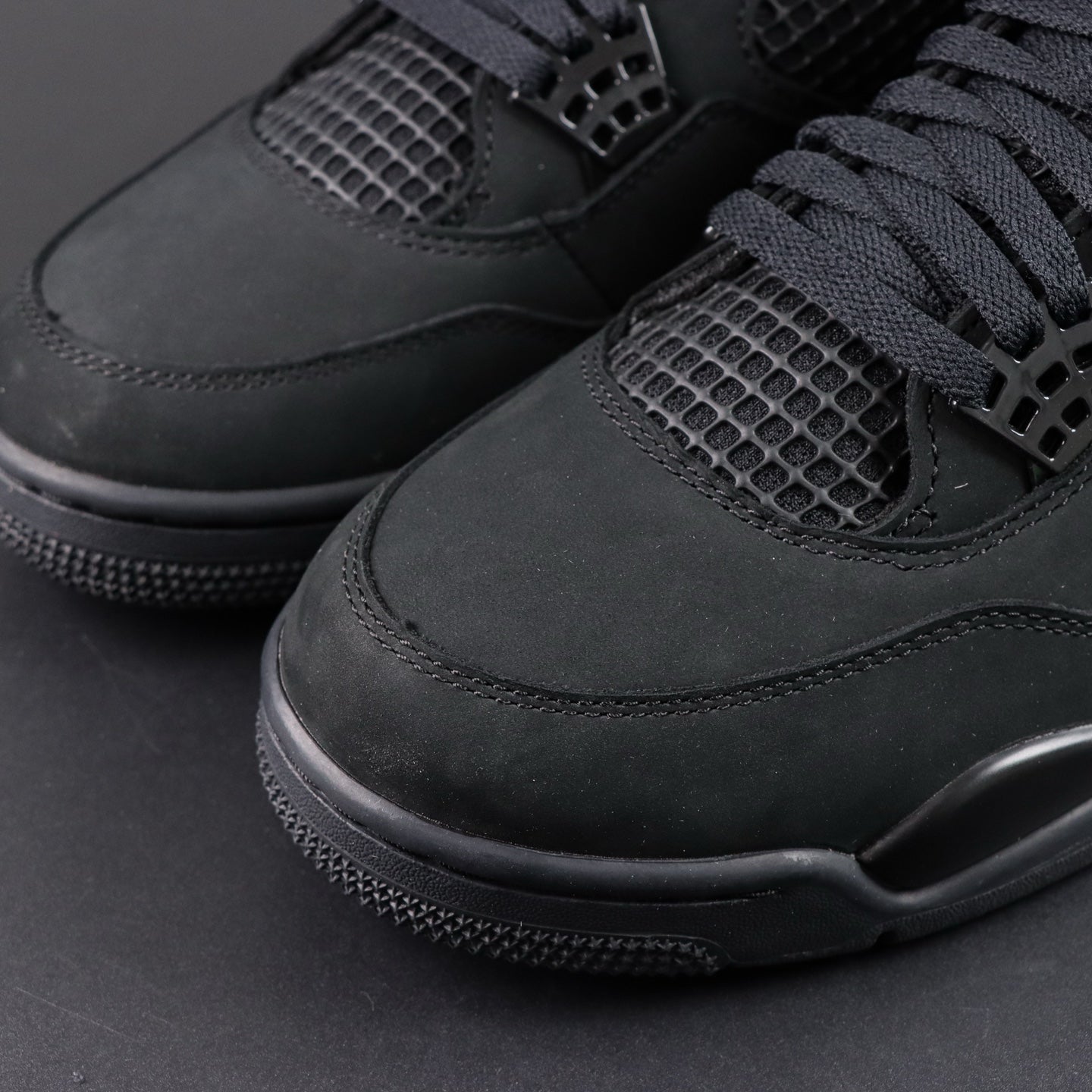 Air Jordan 4 Retro 'Black Cat' 2025
