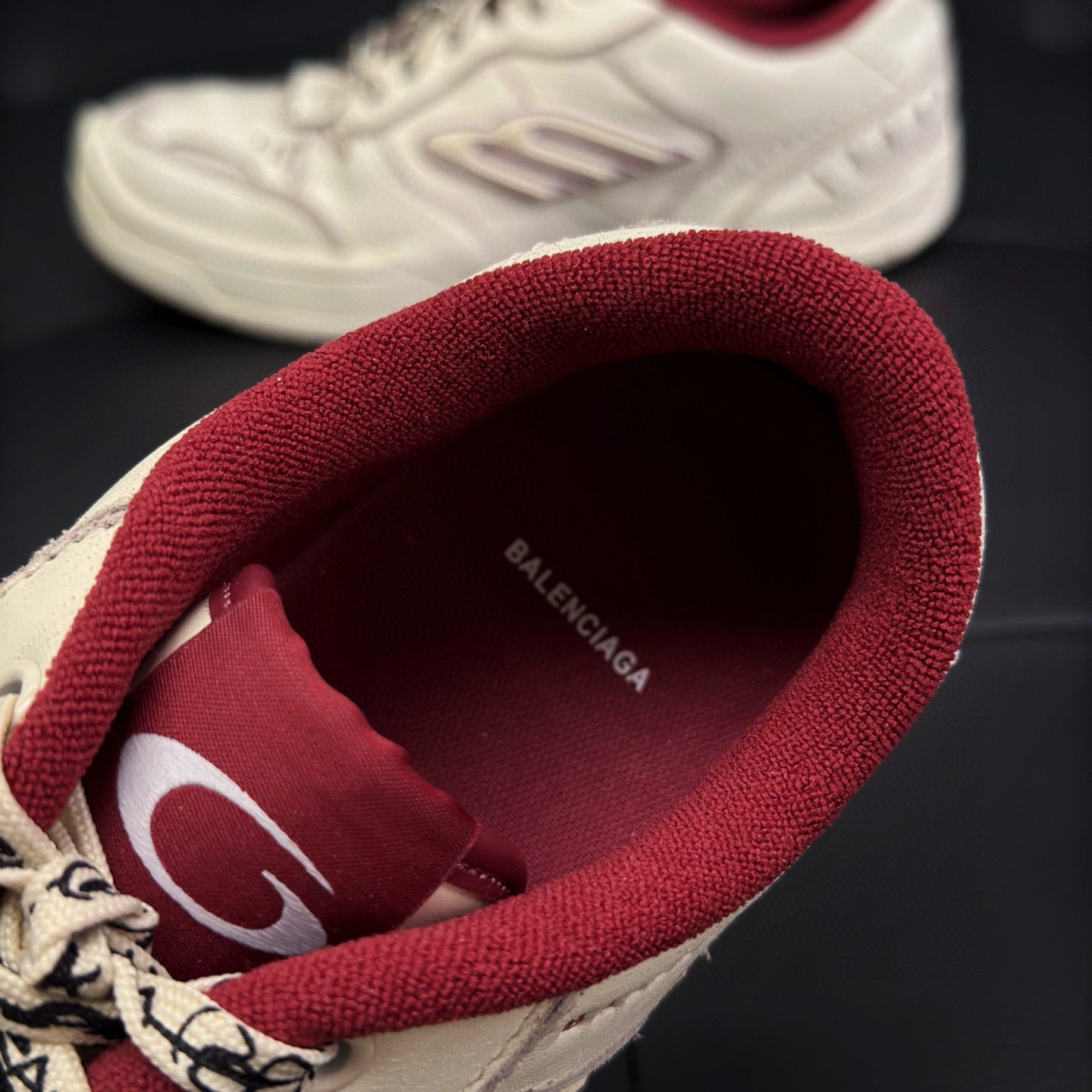 BB Men's Hamptons Worn-out Sneaker White/red