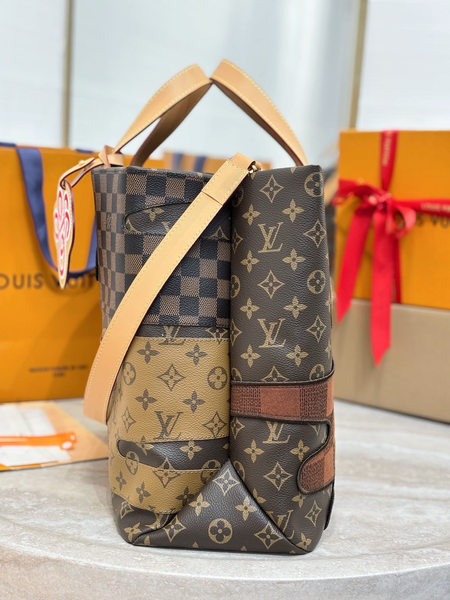 LV Shopper Tote MM M15274